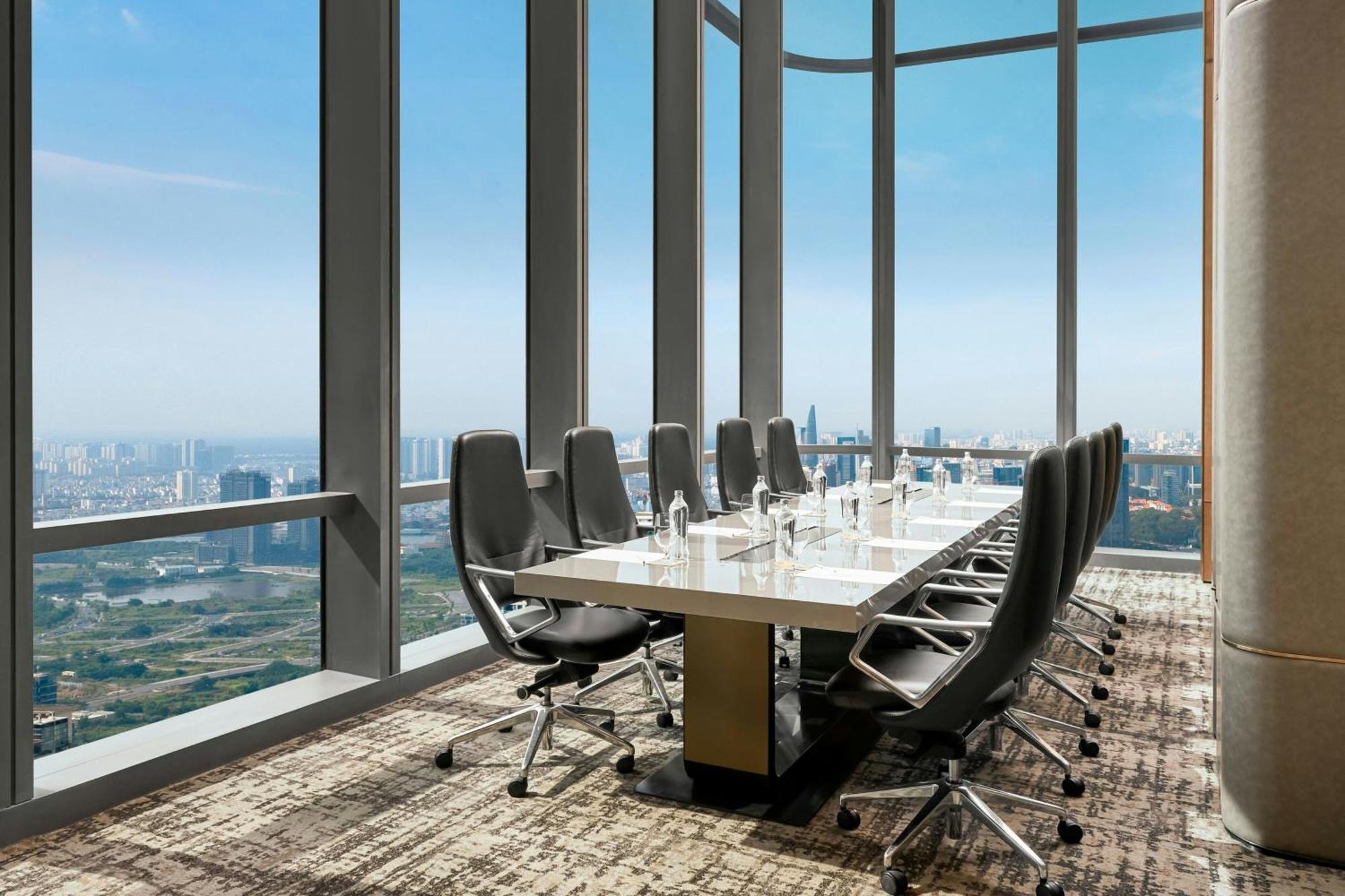 Vinpearl Landmark 81, Autograph Collection Hotel 5*