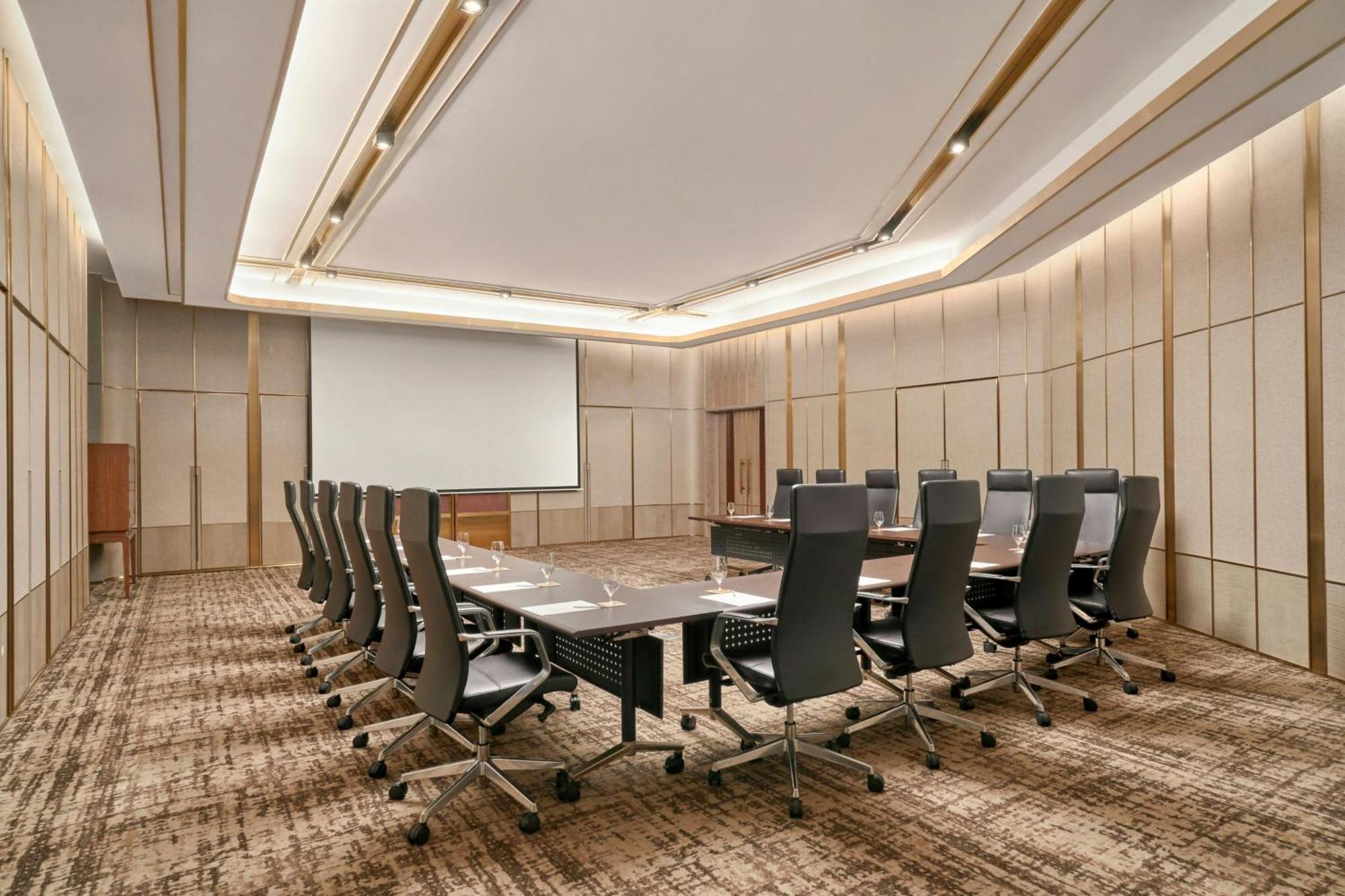Vinpearl Landmark 81, Autograph Collection 5*