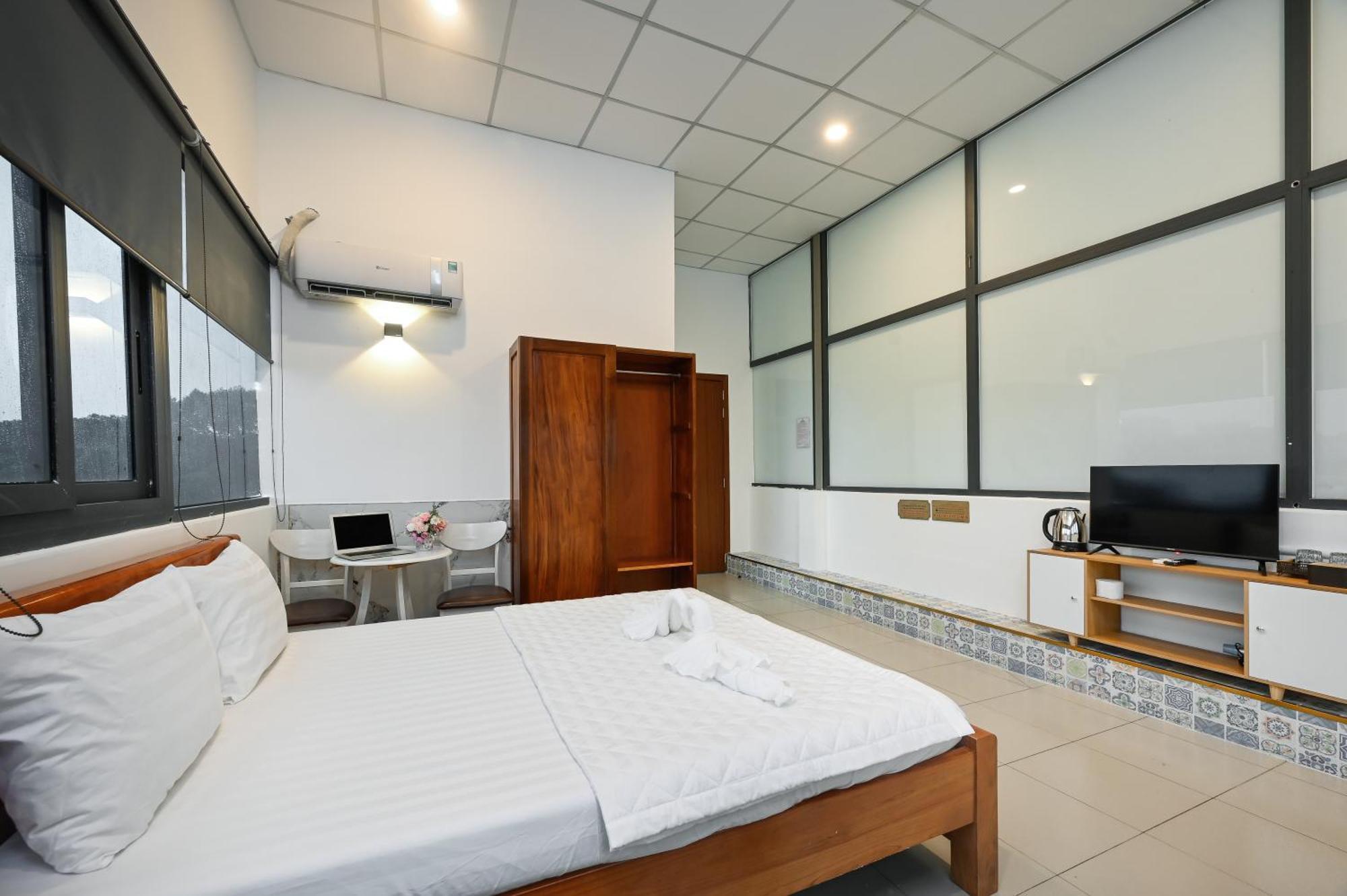Yoyo Airport Saigon Hotel *