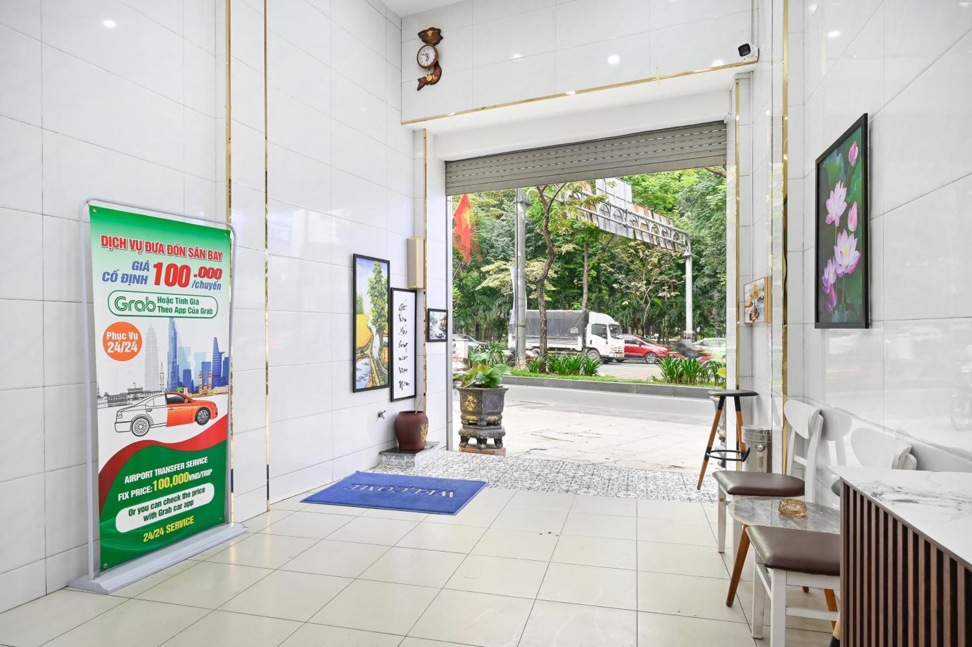 Yoyo Airport Saigon