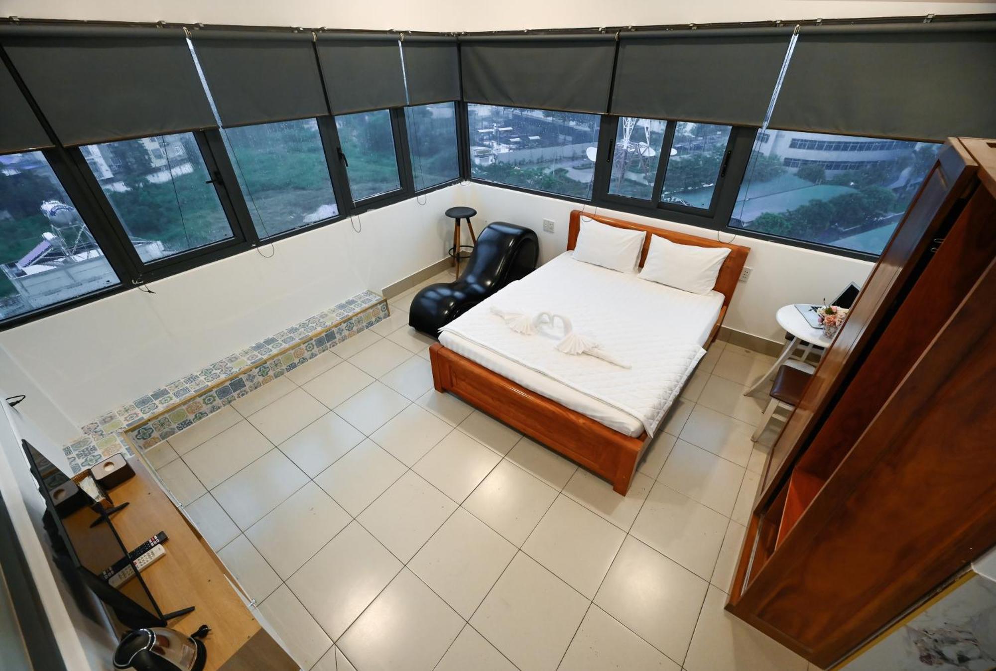 Yoyo Airport Saigon Hotel *