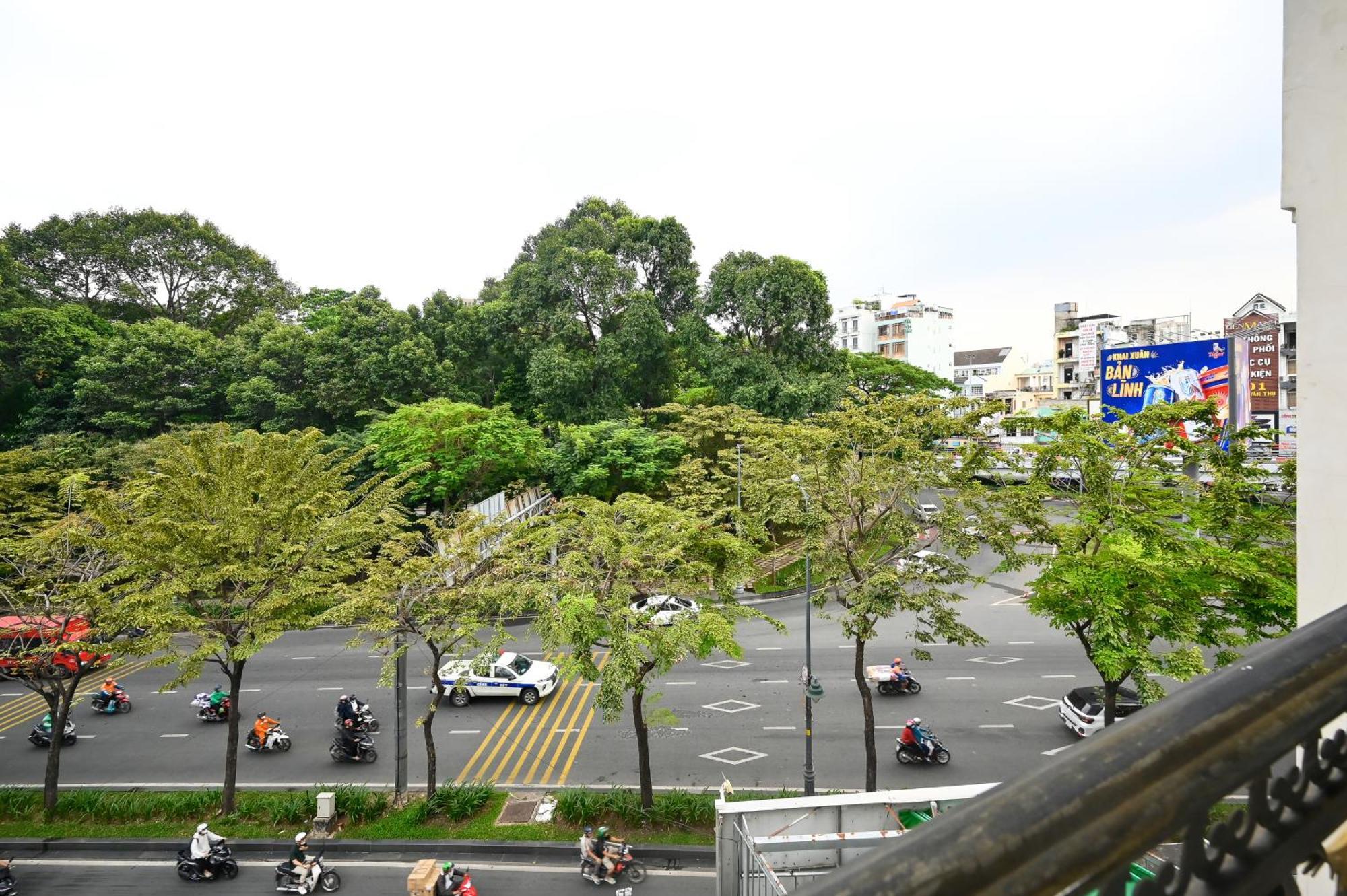 Yoyo Airport Saigon Hotel *
