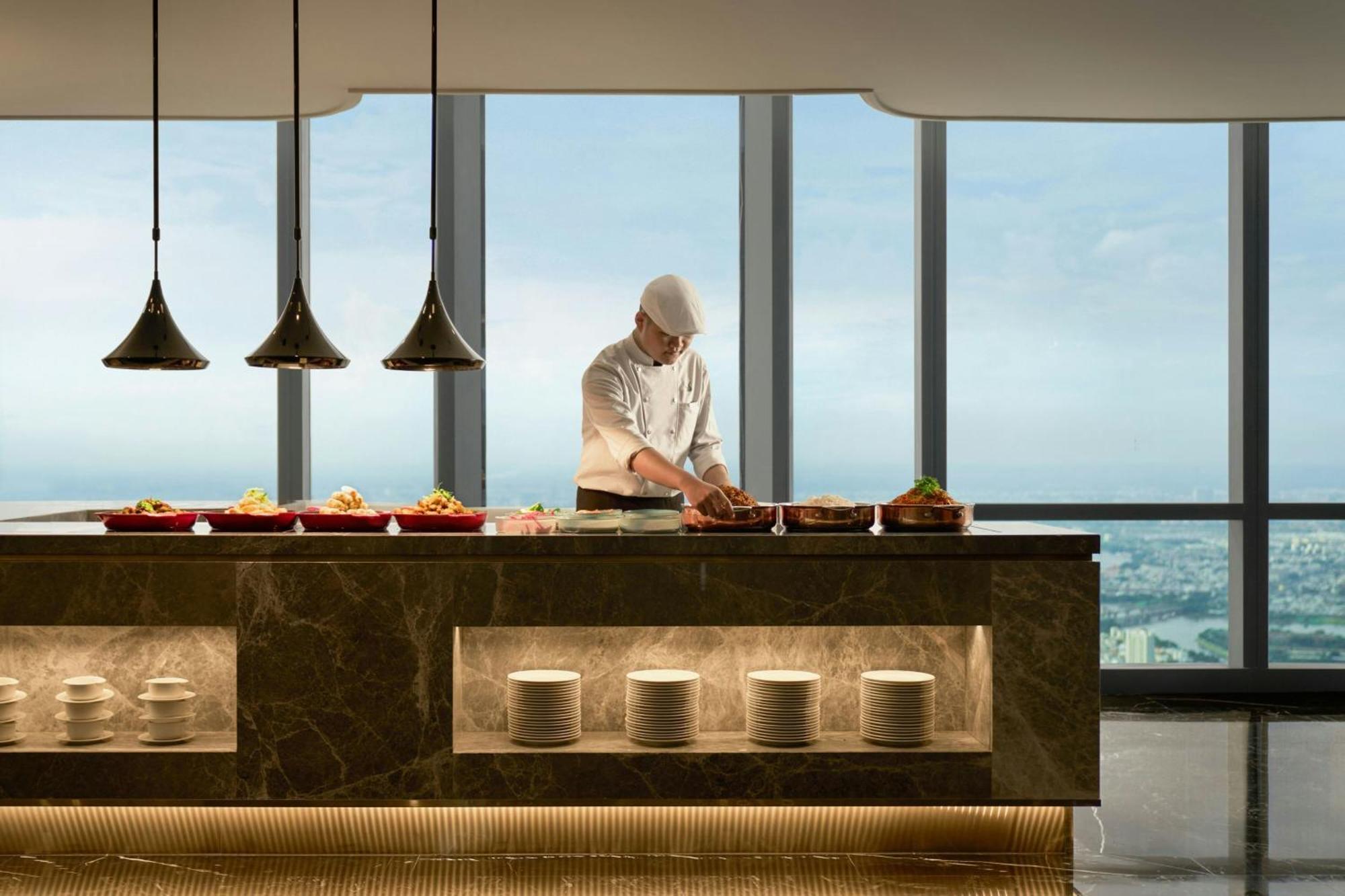 Hotel Vinpearl Landmark 81, Autograph Collection 5*