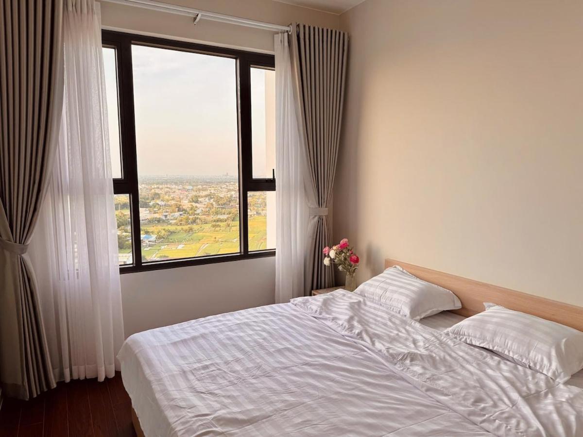 2br Picity Free Gym Pool Near Tan Son Nhat Airport Apartment