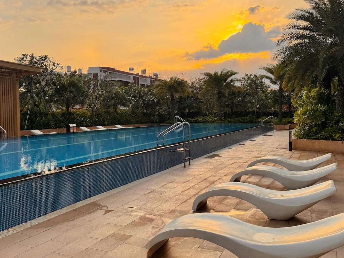 2br Picity Free Gym Pool Near Tan Son Nhat Airport Apartment *