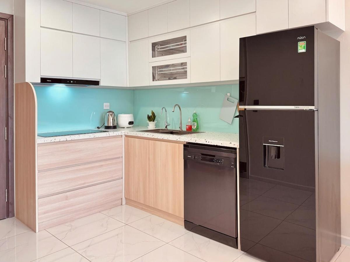 2br Picity Free Gym Pool Near Tan Son Nhat Airport Apartment