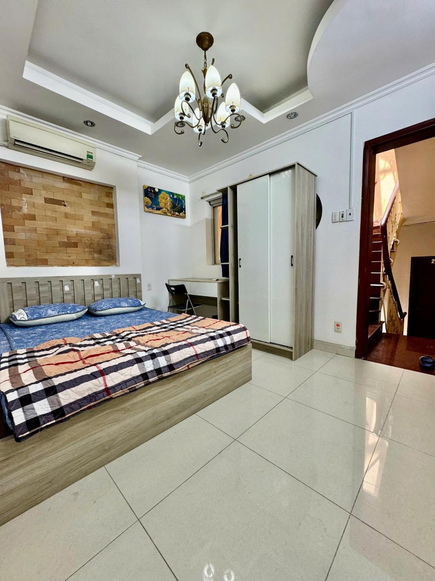 Apartment 21057 Hoa Lan *