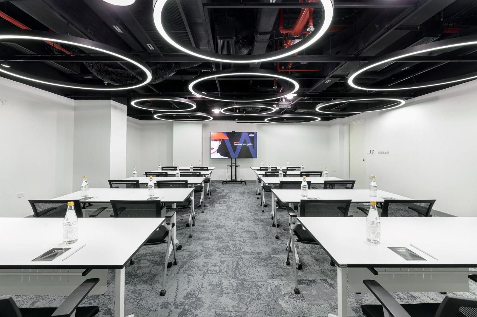 Hotel Wink Saigon Centre - 24hrs Lifestyle