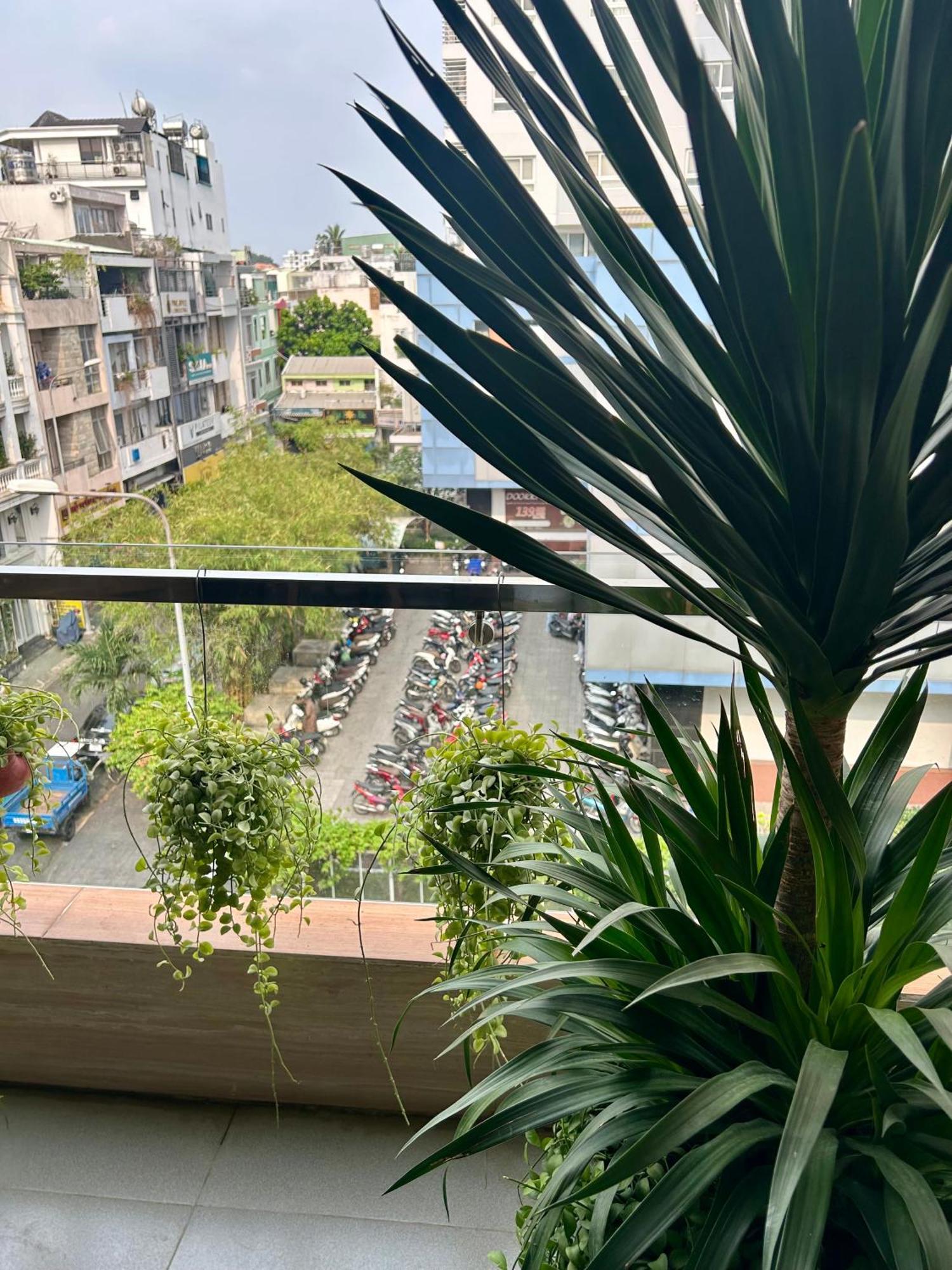 Cozy With Balcony 10mins To Airport Maihouse * Ho Chi Minh City