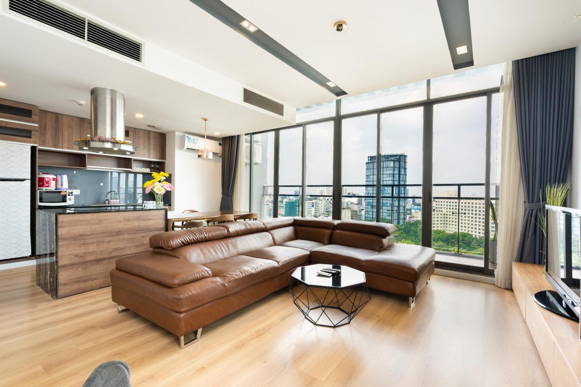 Khách sạn hẻo lánh Diamond Luxury The One Ben Thanh *
