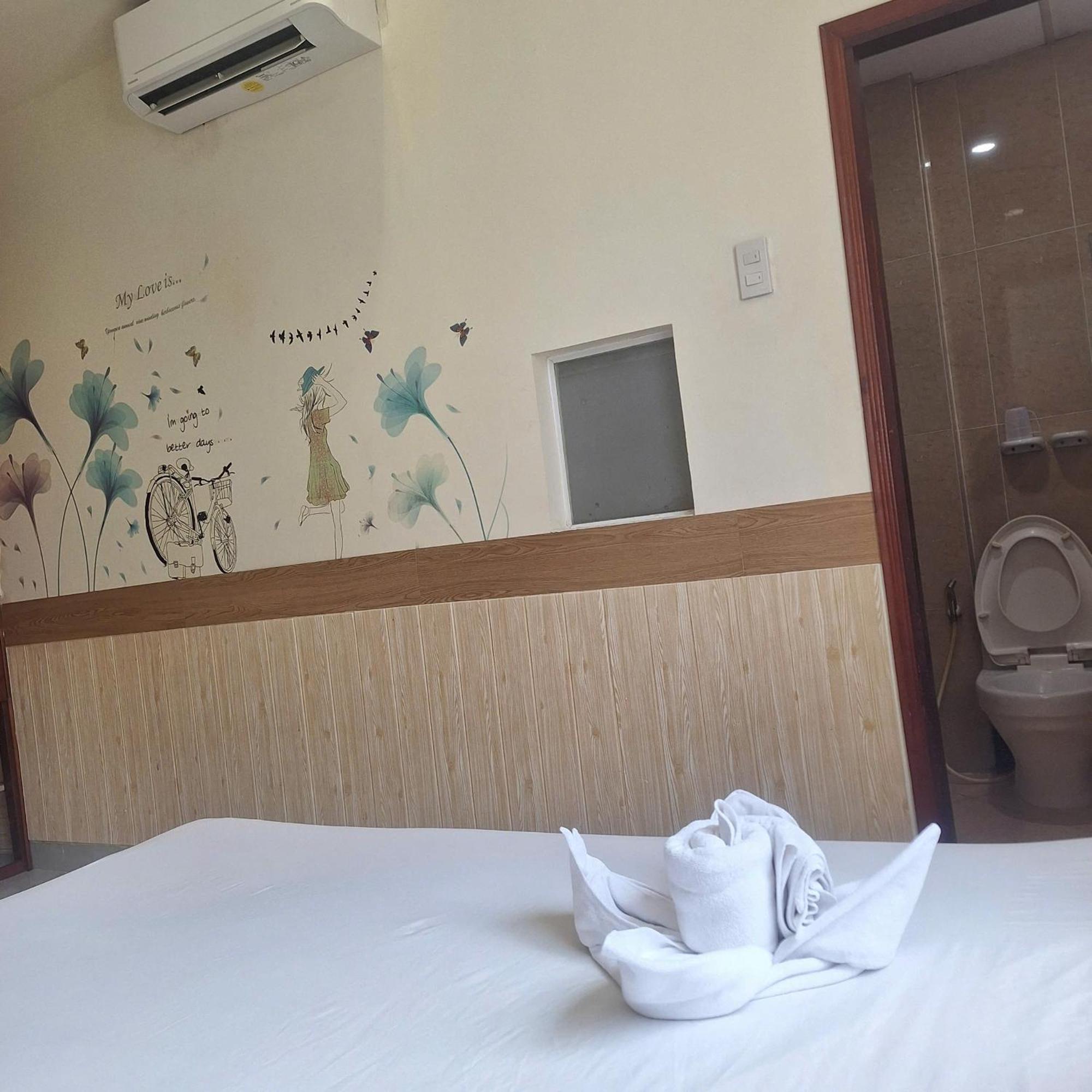 Hotel Khach San Damry Ho Chi Minh City