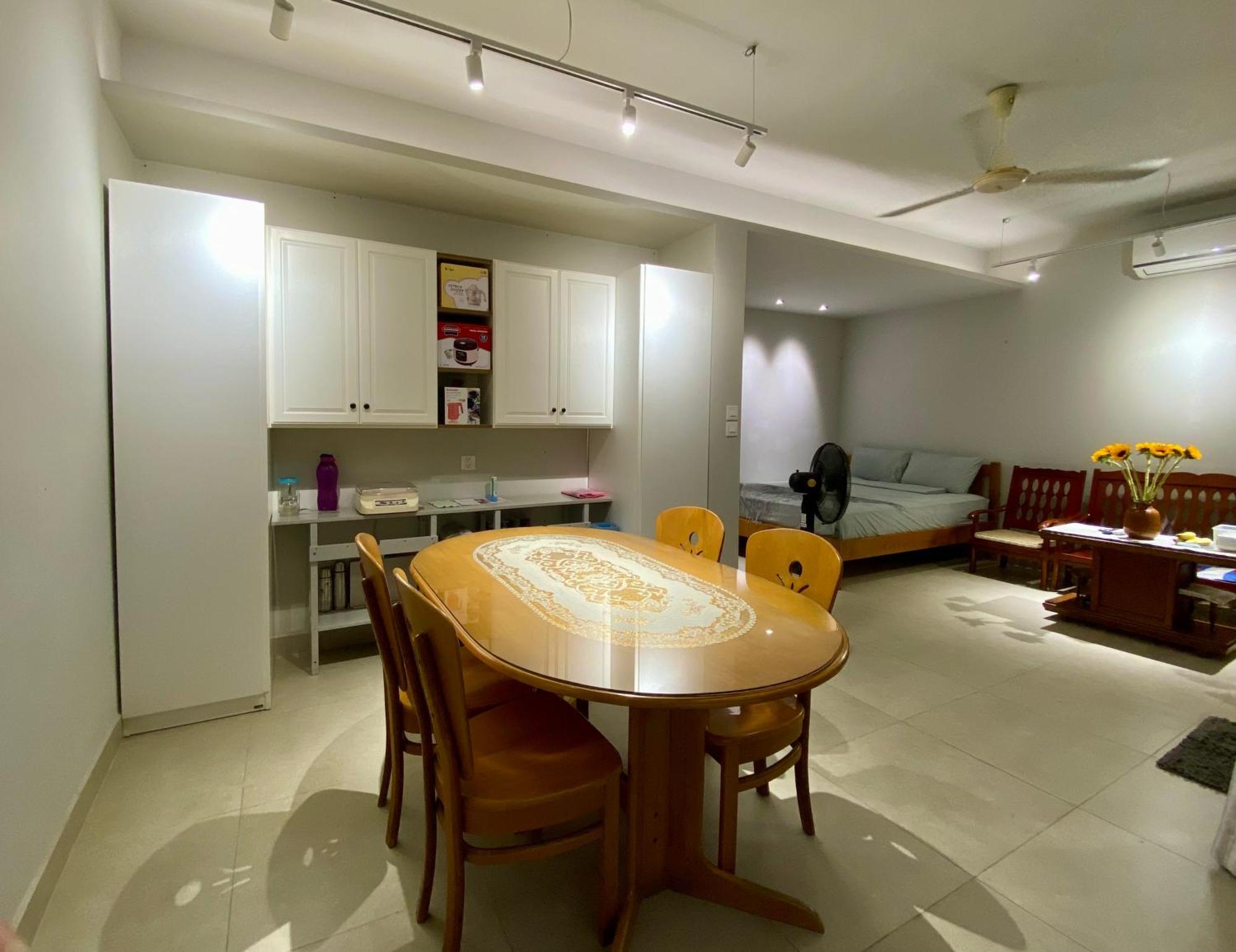 Om House