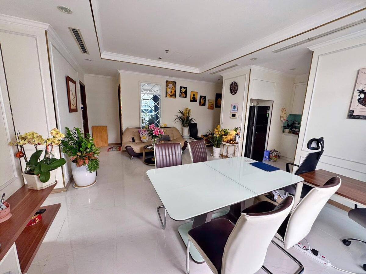 Apartment The Radisson Landmark - Vinhomes Park Ho Chi Minh City