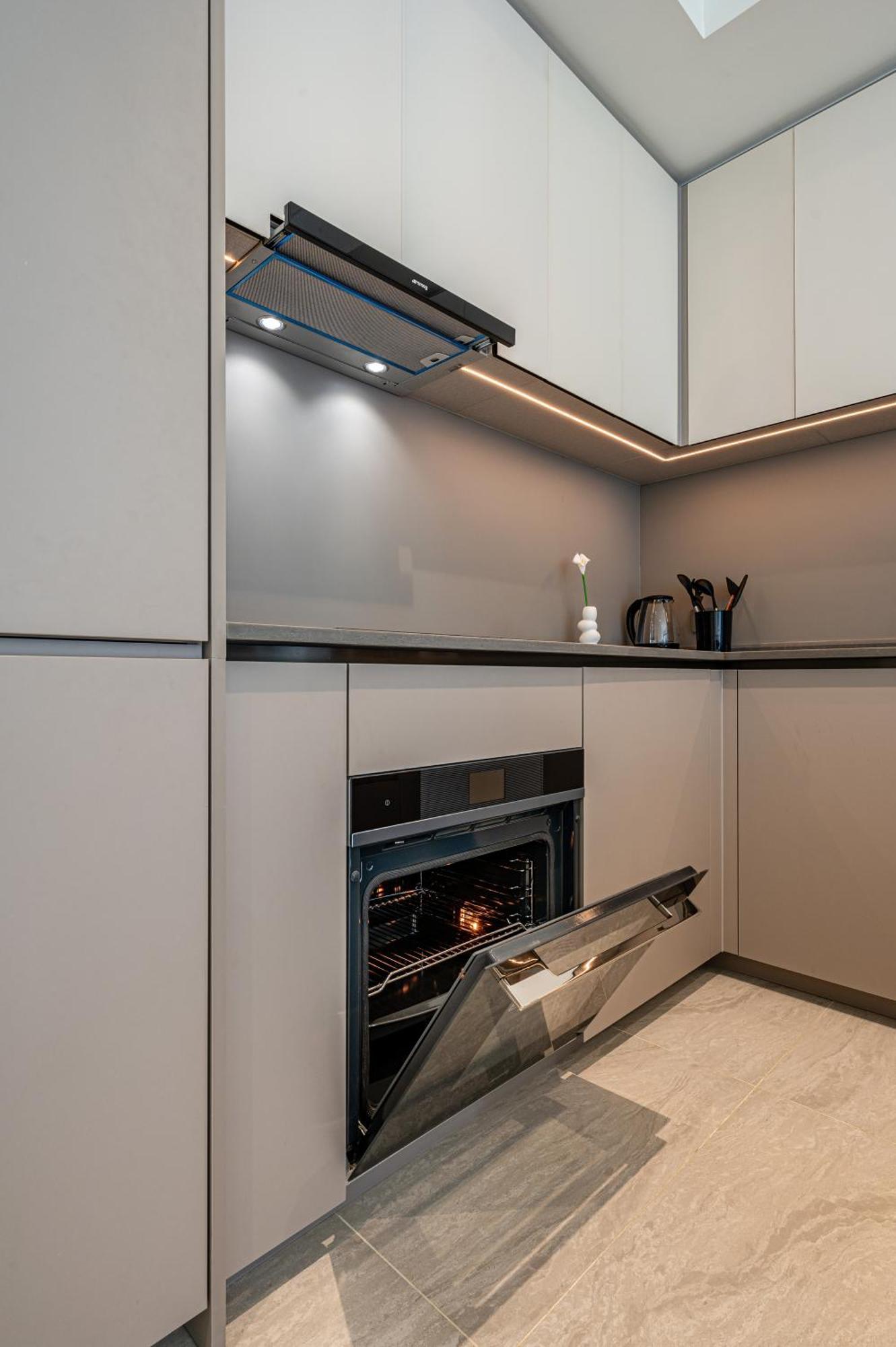 Saigon Luxury Cozy 2br By Dorystay