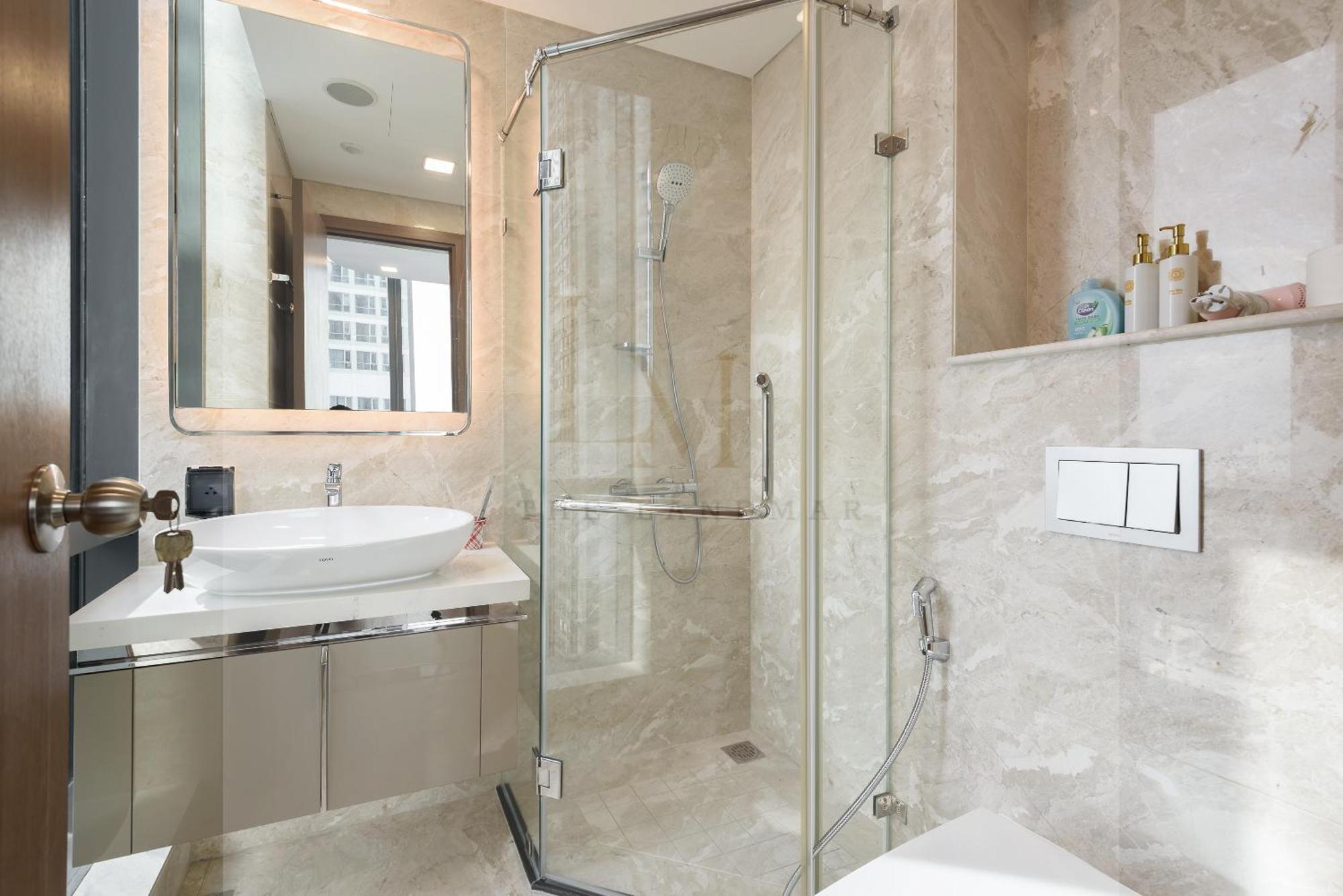 The Radisson Landmark - Vinhomes Park Apartment Ho Chi Minh City