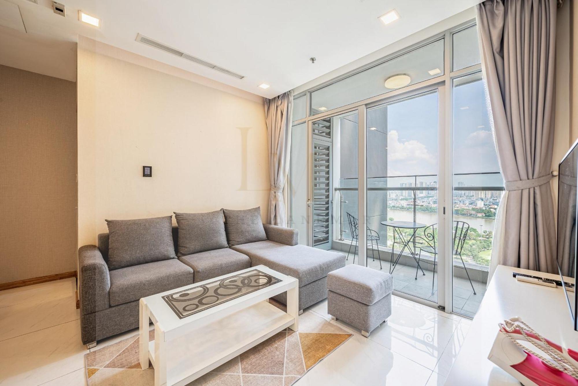 The Radisson Landmark - Vinhomes Park * Ho Chi Minh City