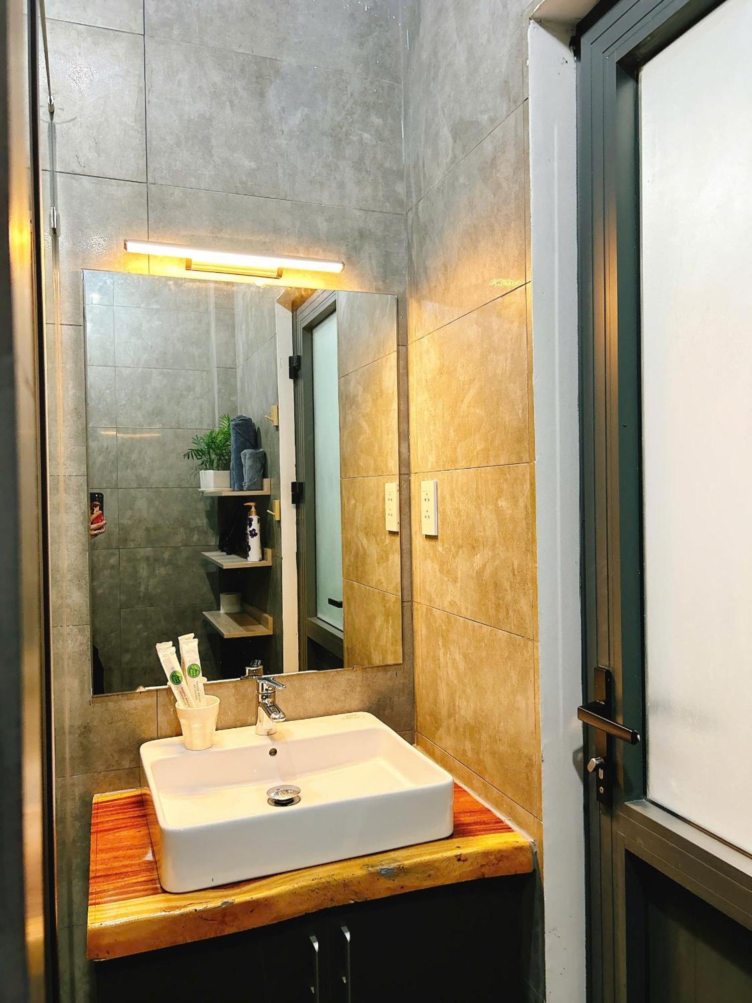 Apartment Ho 1 Phong Ngu Tai Phu Nhuan *