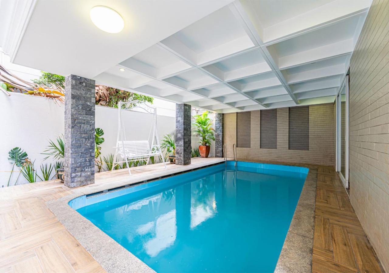Biệt thự Luxury 4-bedroom With Private Pool & Billiards Table *