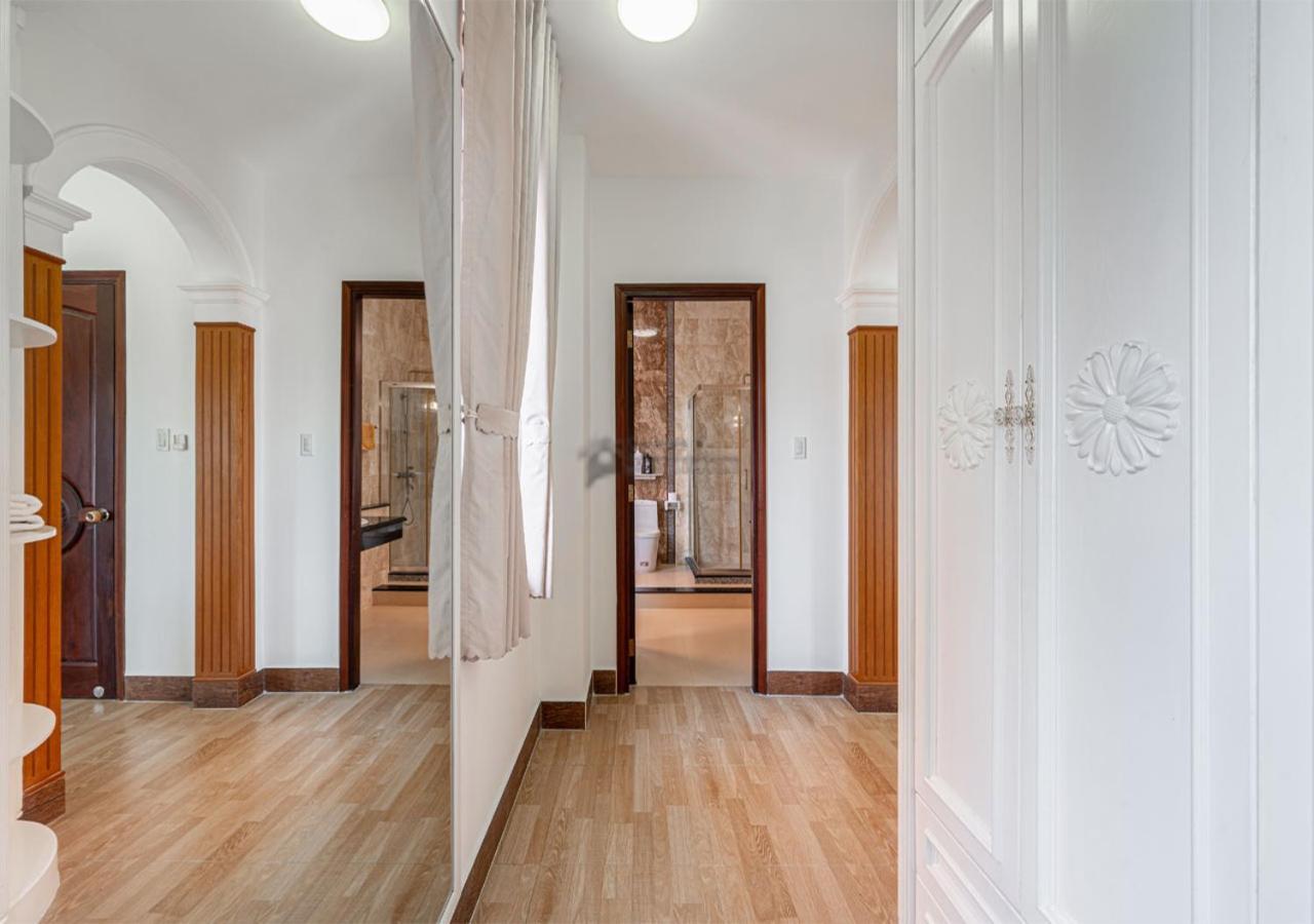Luxury 4-bedroom With Private Pool & Billiards Table * TP. Hồ Chí Minh