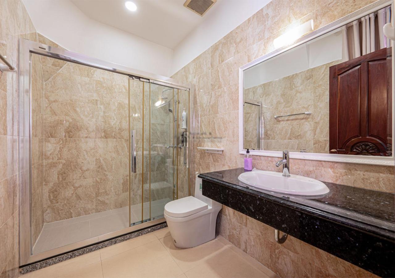 Biệt thự Luxury 4-bedroom With Private Pool & Billiards Table *