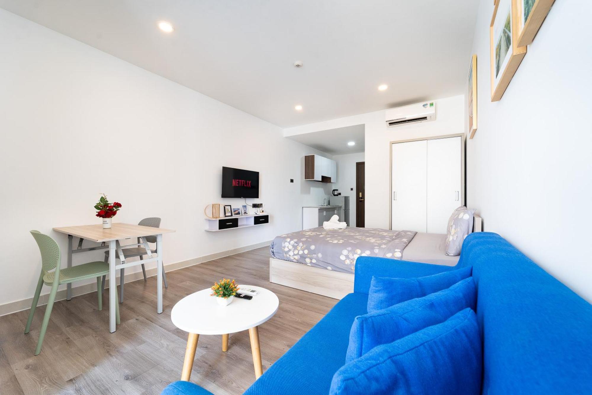 Apartment Modern Blue Retreat - Saigon Royal D4 - Hana *