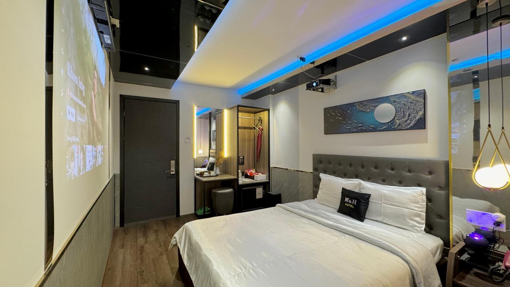 M&h Lux Hotel