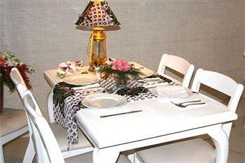 Ava Saigon 3 *