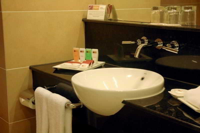 Catina Saigon Hotel 3*