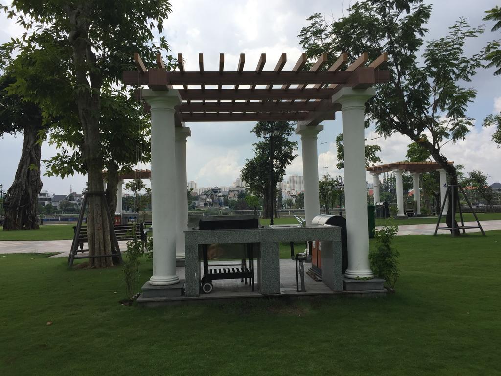 Apartment Cherry Homeapart Vinhomes Park Ho Chi Minh City