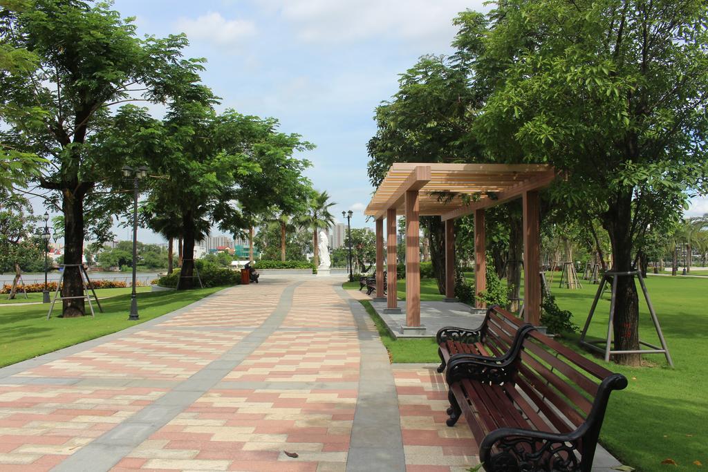 Cherry Homeapart Vinhomes Park *