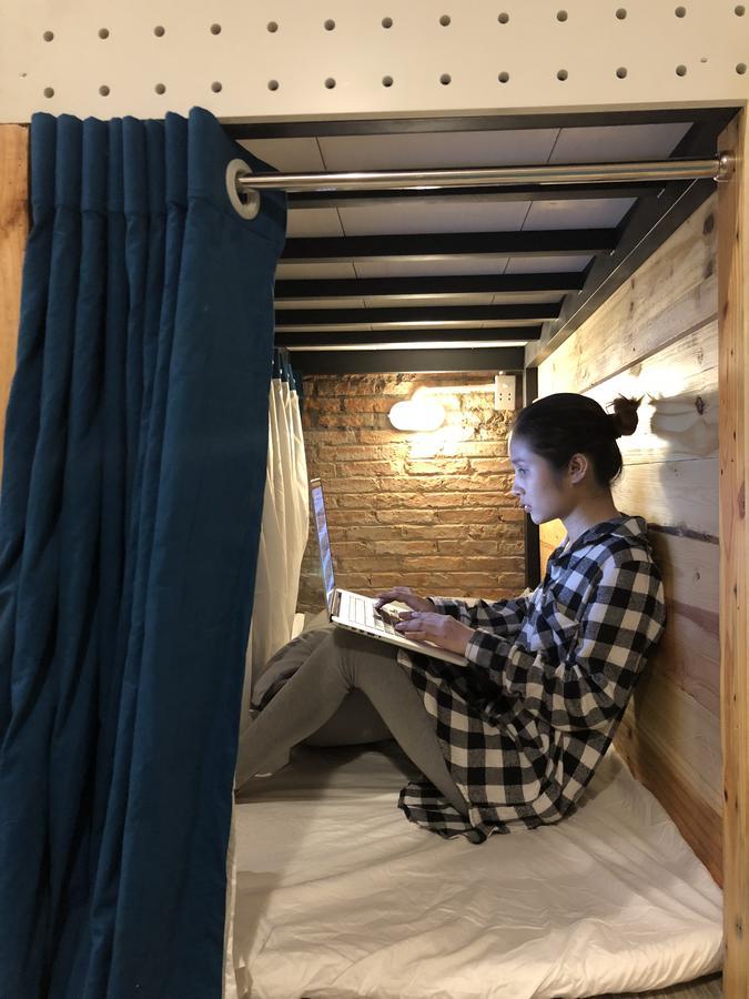 Hostel Jojo Dorm *
