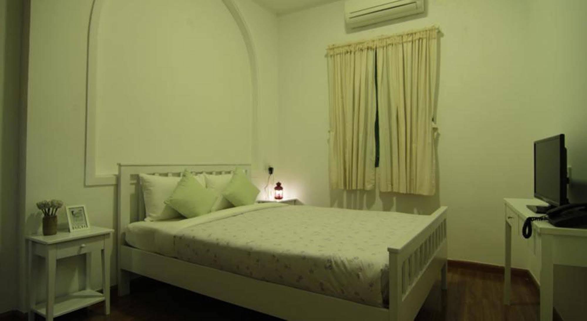 Lily Bed & Breakfast
