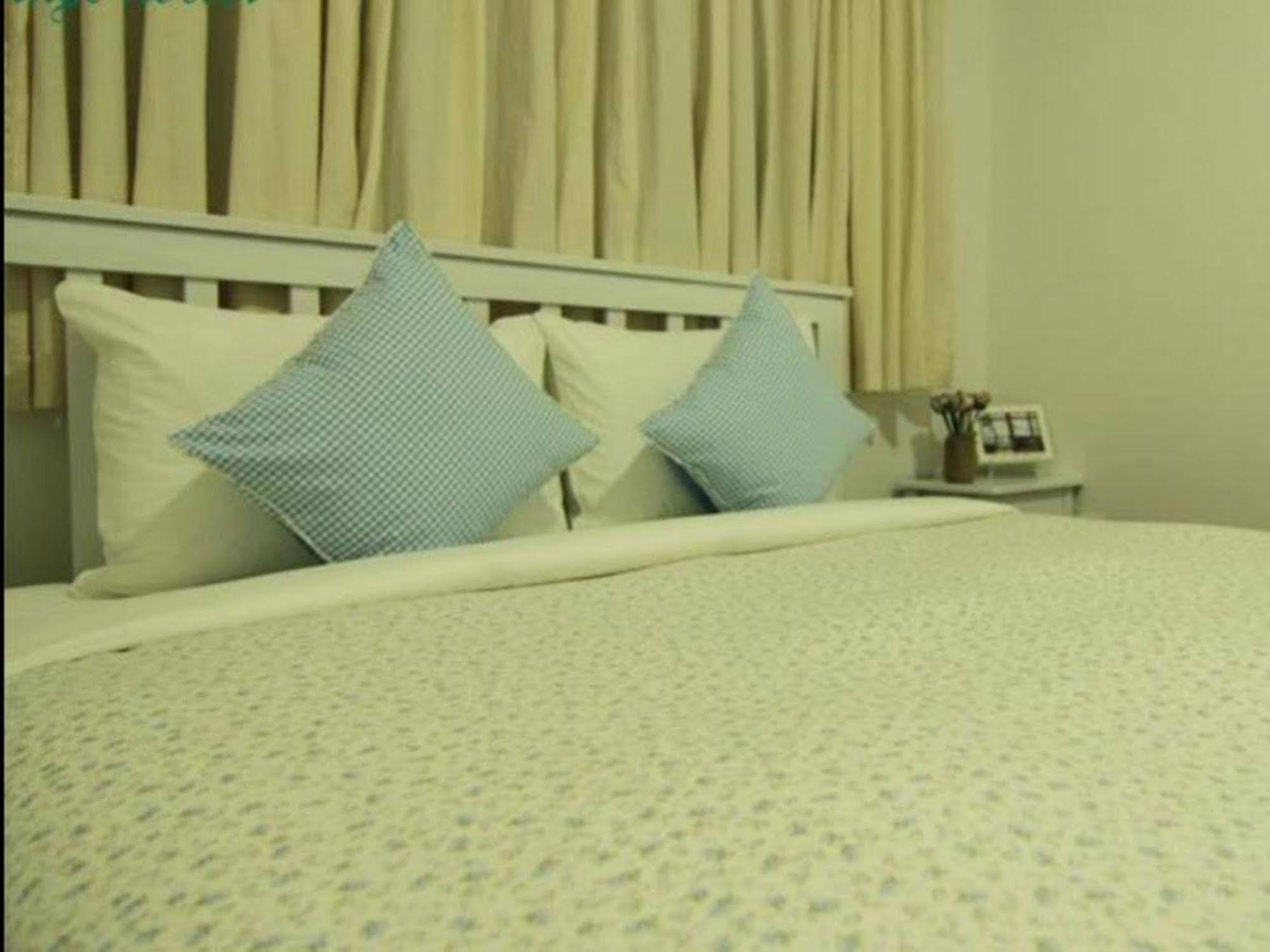 Lily Bed & Breakfast 2*