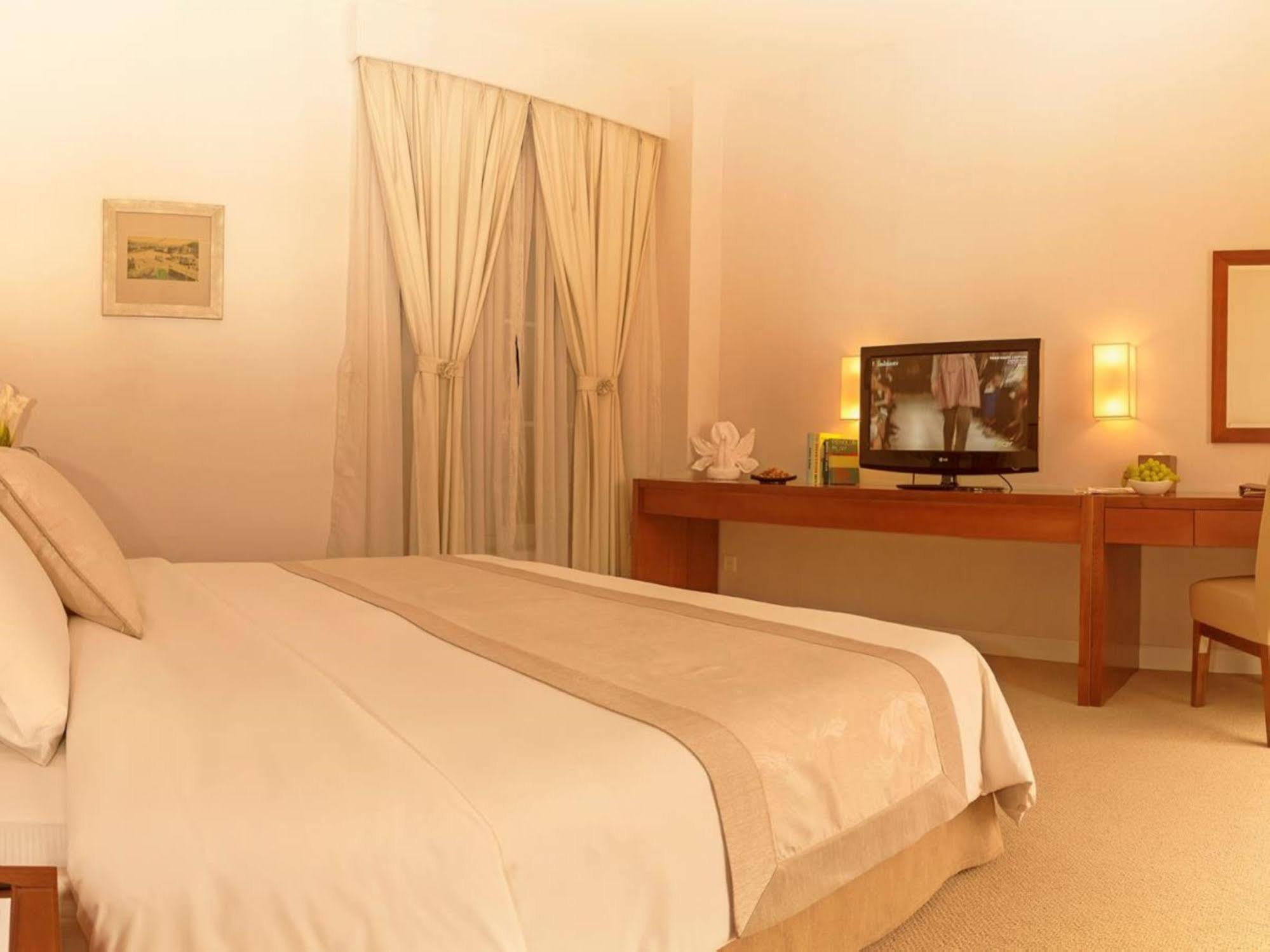Catina Saigon 3*