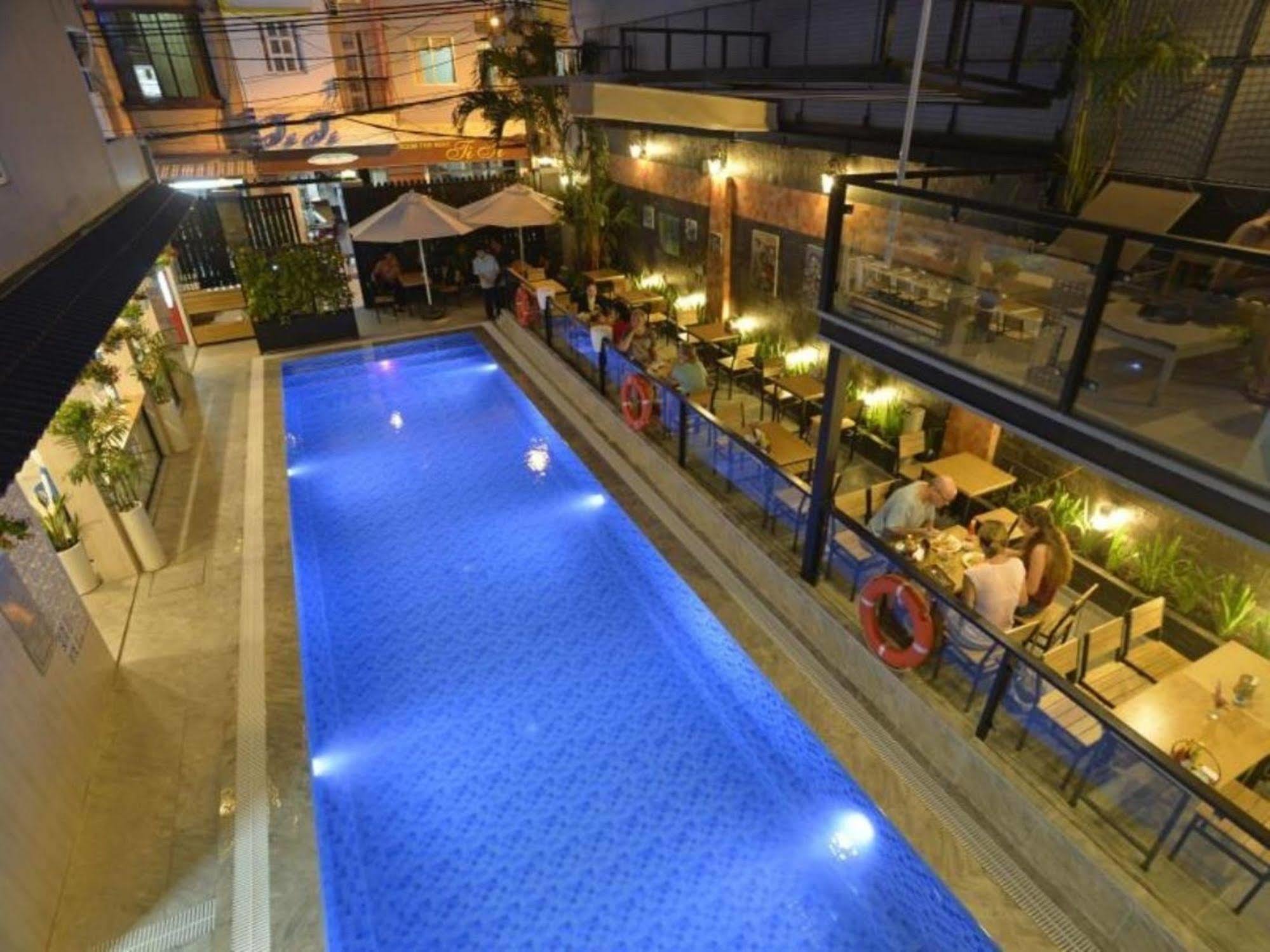 Hotel Valentine Luxury - 31 Bui Vien Street