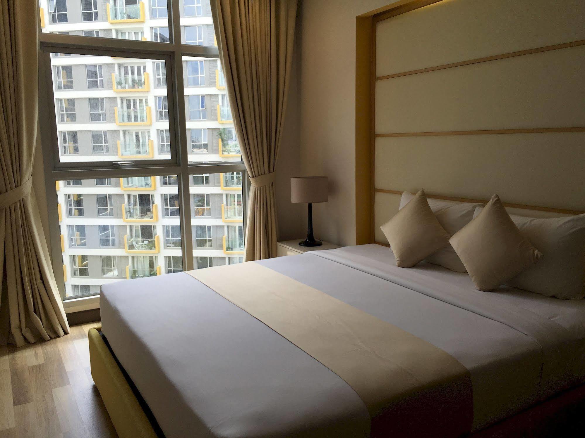 Bluesky Serviced Airport Plaza * TP. Hồ Chí Minh