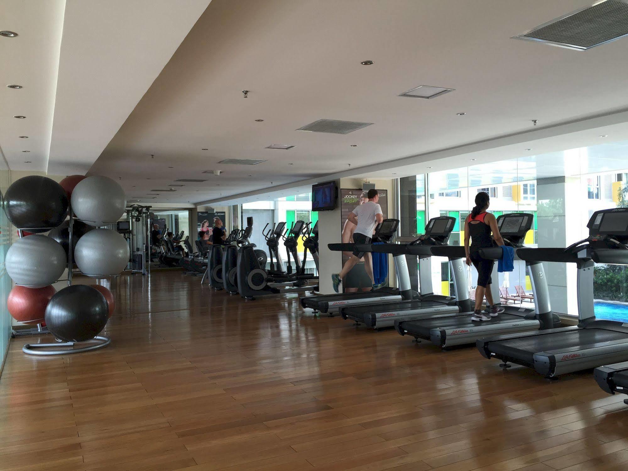 Căn hộ Bluesky Serviced Airport Plaza *