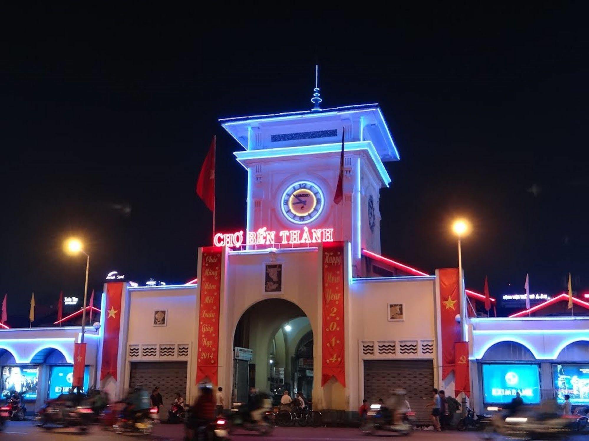 Quy Hung Hotel Central