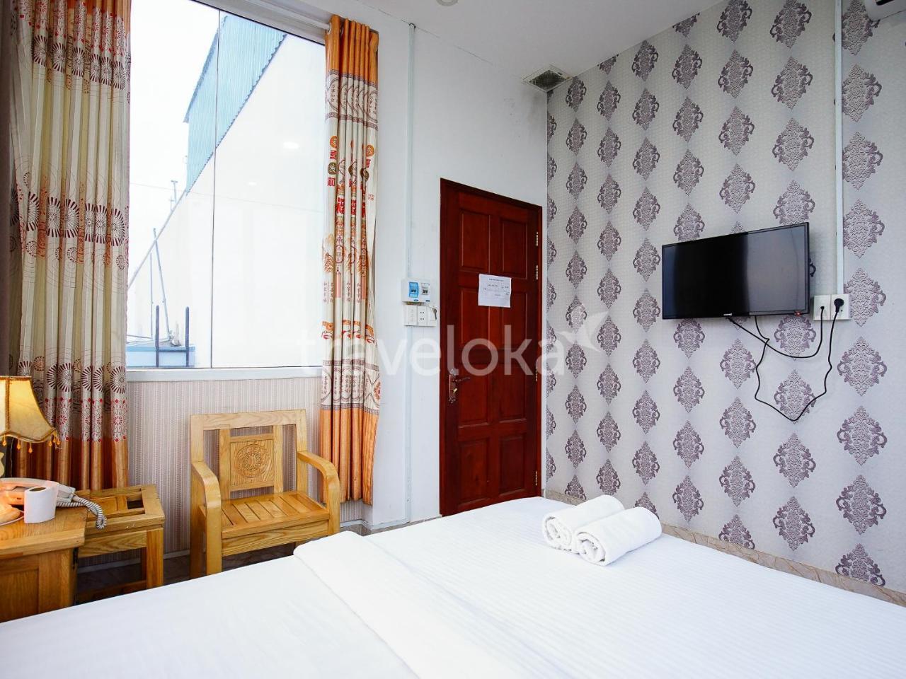 Eros 2* Ho Chi Minh City