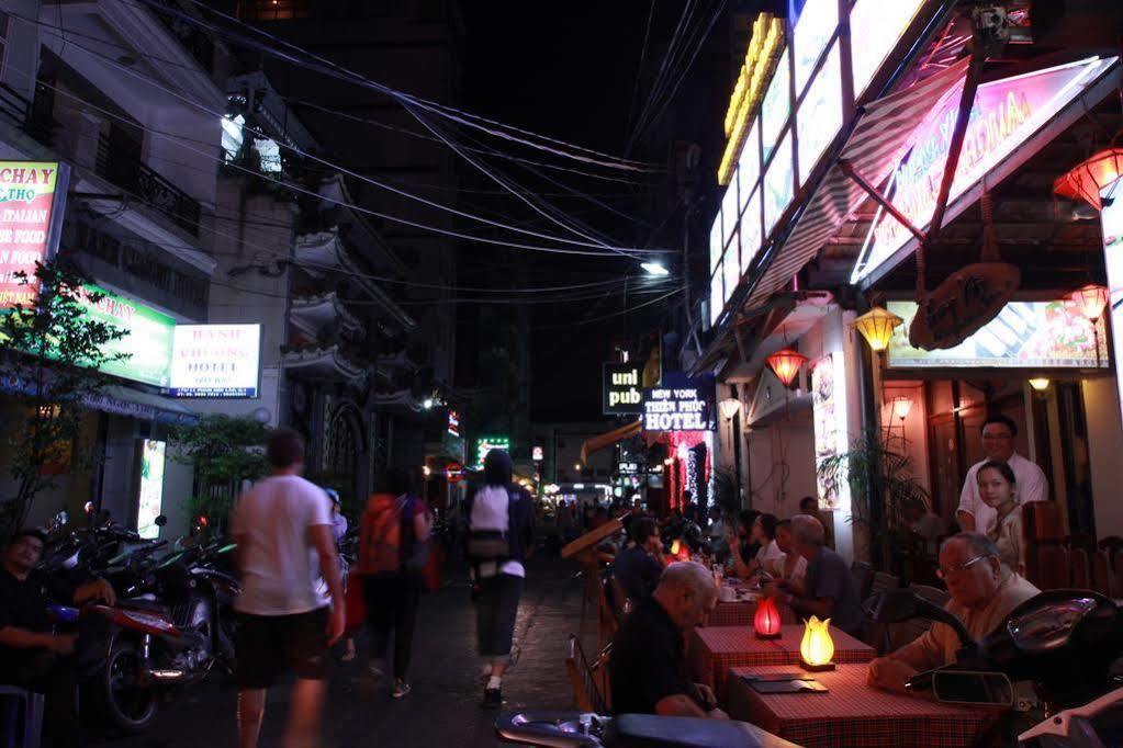 Ipeace - Bui Vien Walking Street Hotel 3*