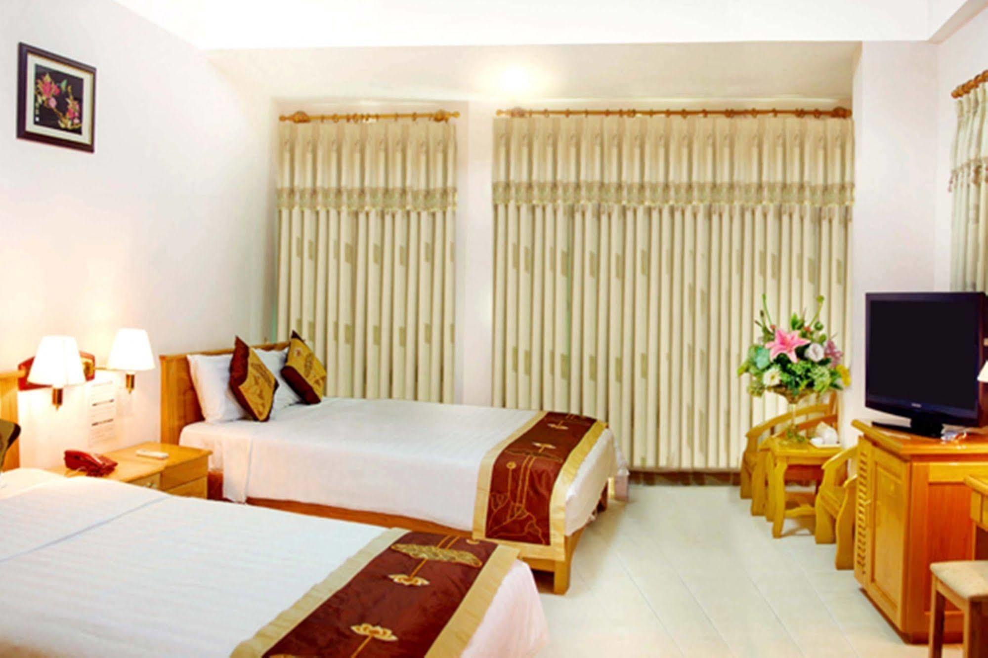 Nicecy Saigon Hotel 3*