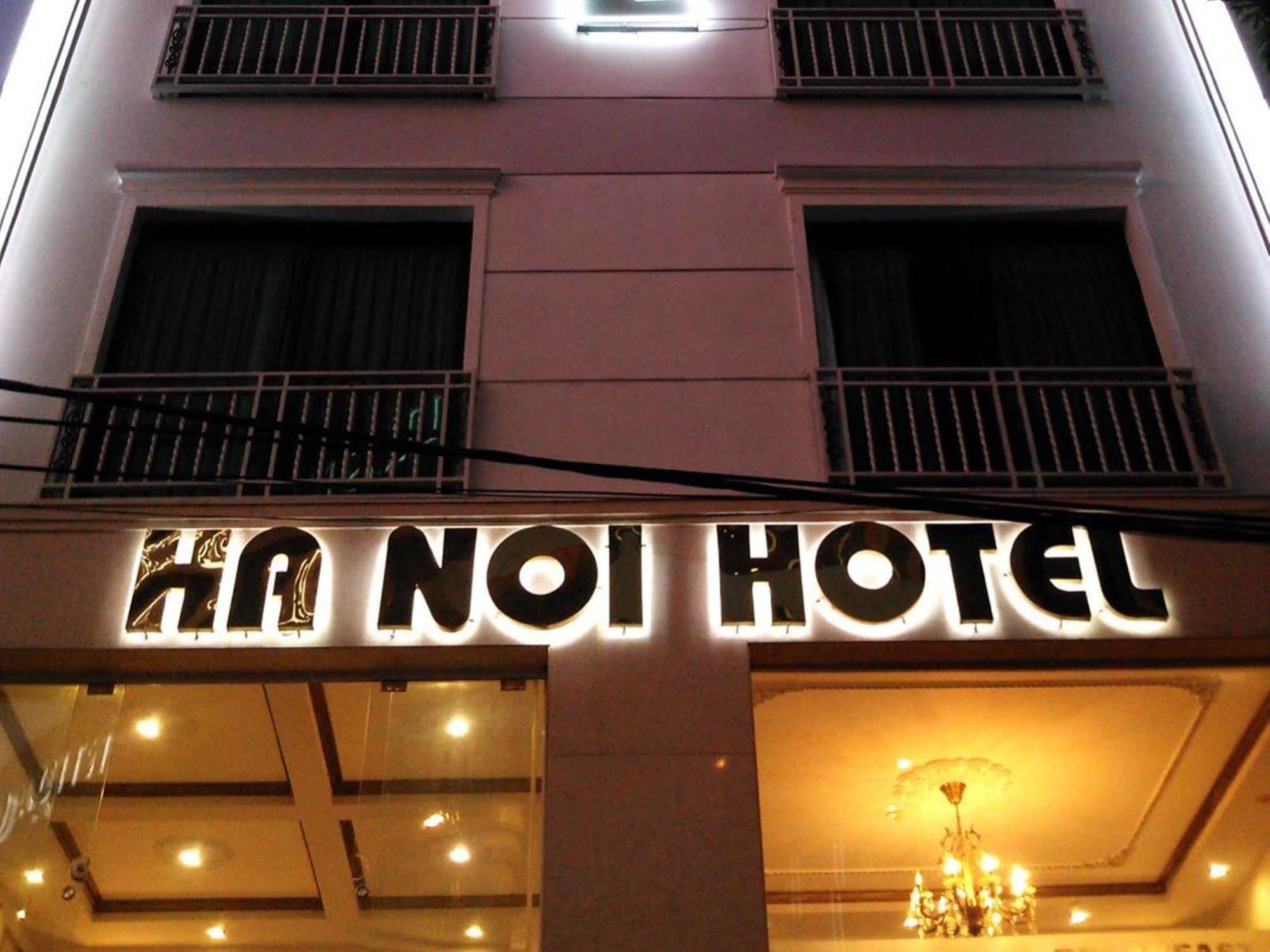 Ha Noi Near Tan Son Nhat Airport --- Free Airport Pick-up And Drop-off Available 24 A Day Hotel