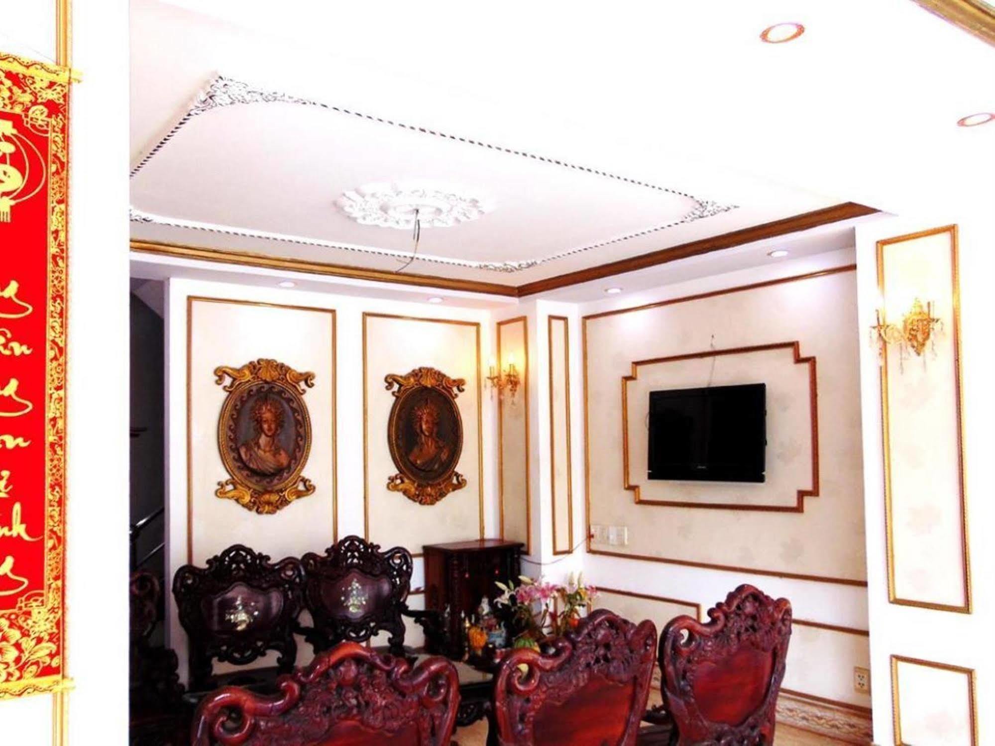Hotel Ha Noi Near Tan Son Nhat Airport --- Free Airport Pick-up And Drop-off Available 24 A Day 3*