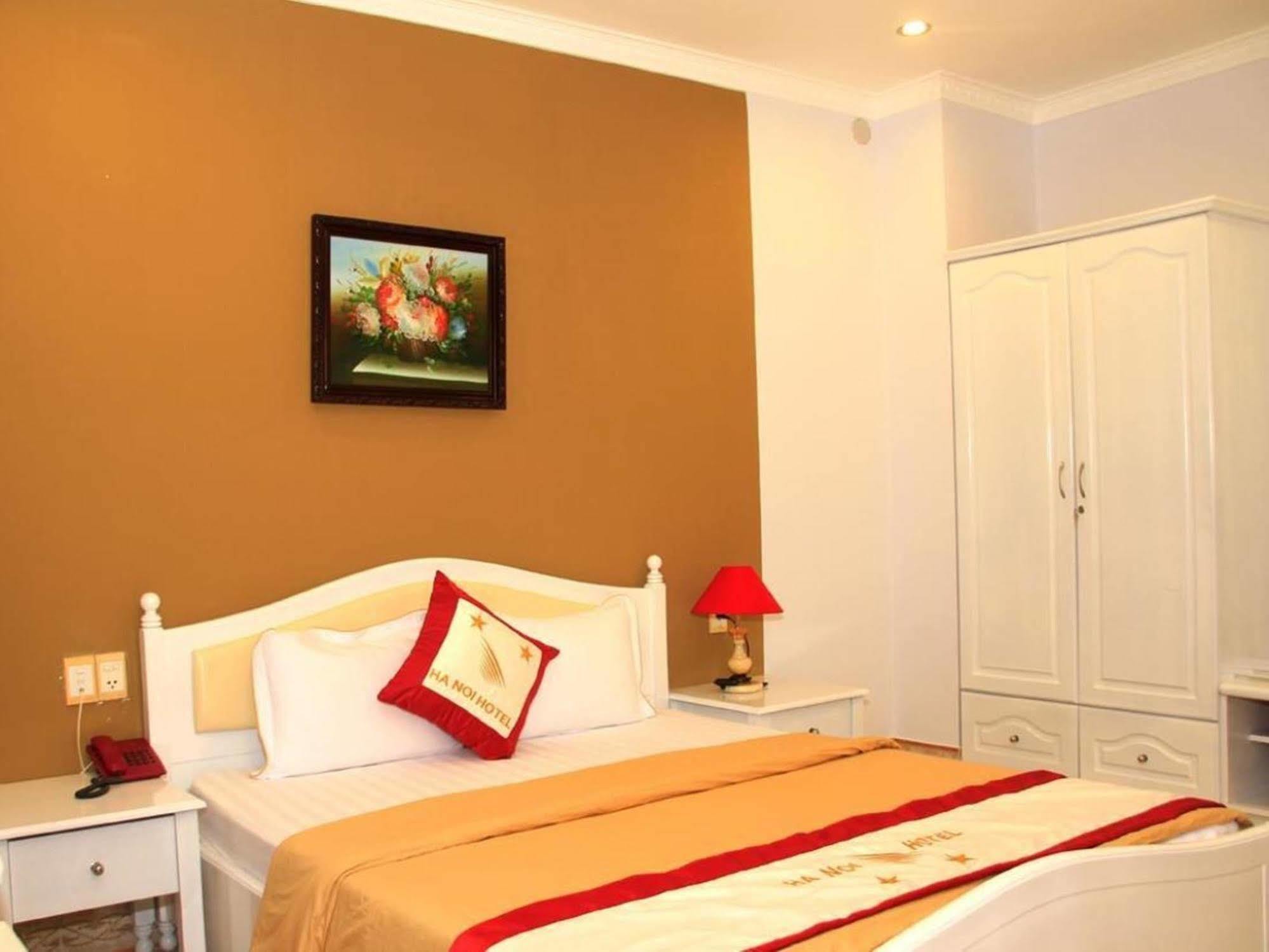 Ha Noi Near Tan Son Nhat Airport --- Free Airport Pick-up And Drop-off Available 24 A Day Hotel 3*
