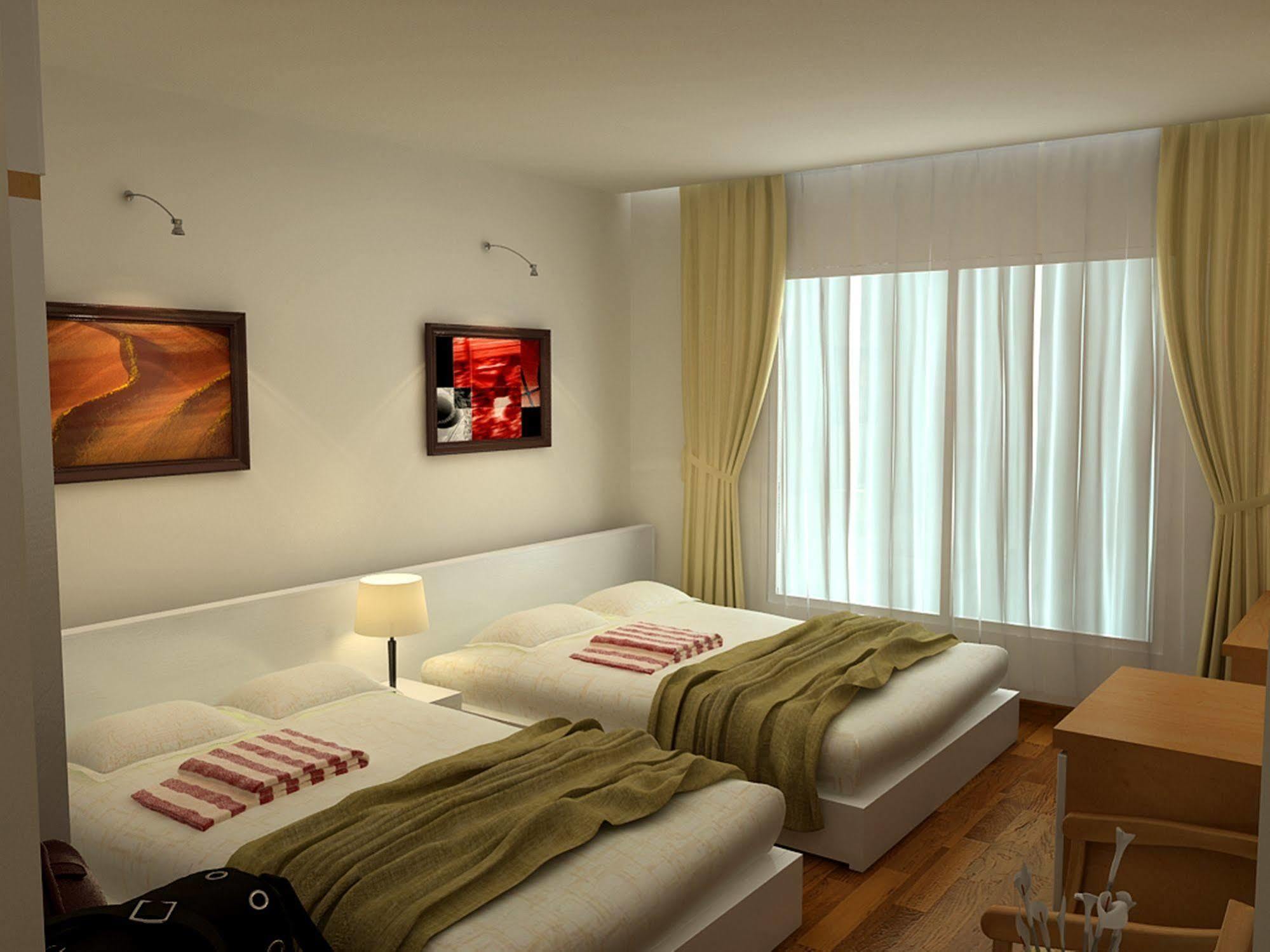 Ha Noi Near Tan Son Nhat Airport --- Free Airport Pick-up And Drop-off Available 24 A Day Hotel