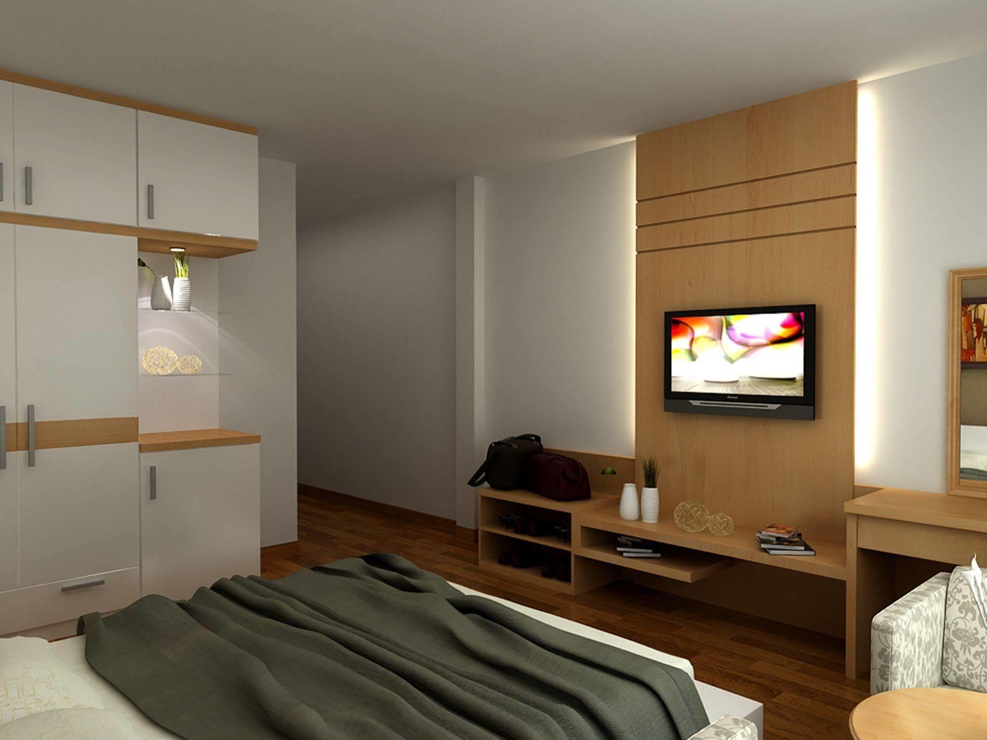Ha Noi Near Tan Son Nhat Airport --- Free Airport Pick-up And Drop-off Available 24 A Day Hotel