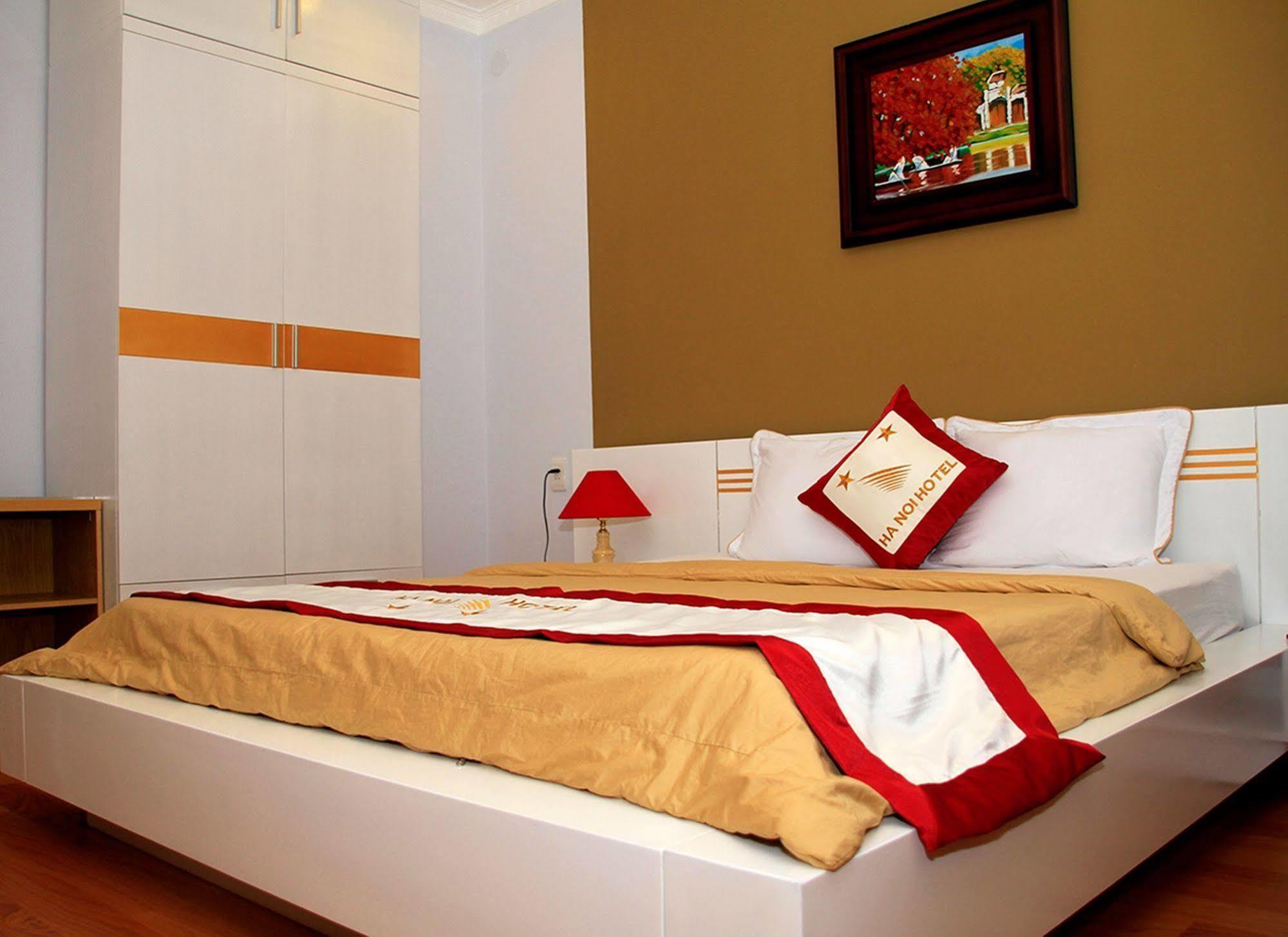 Hotel Ha Noi Near Tan Son Nhat Airport --- Free Airport Pick-up And Drop-off Available 24 A Day 3*