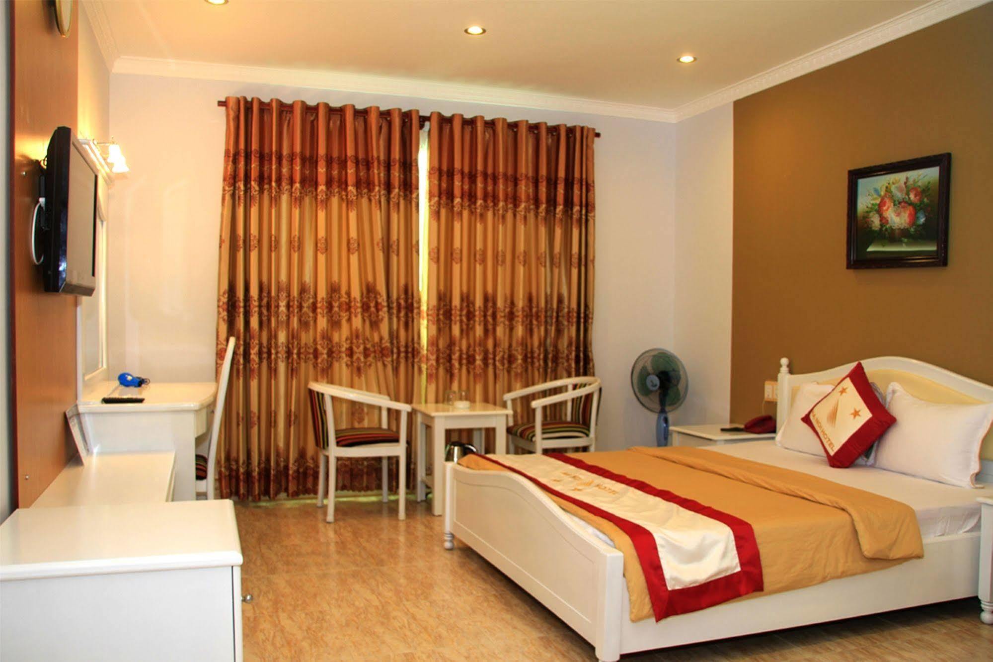 Ha Noi Near Tan Son Nhat Airport --- Free Airport Pick-up And Drop-off Available 24 A Day Hotel Ho Chi Minh City