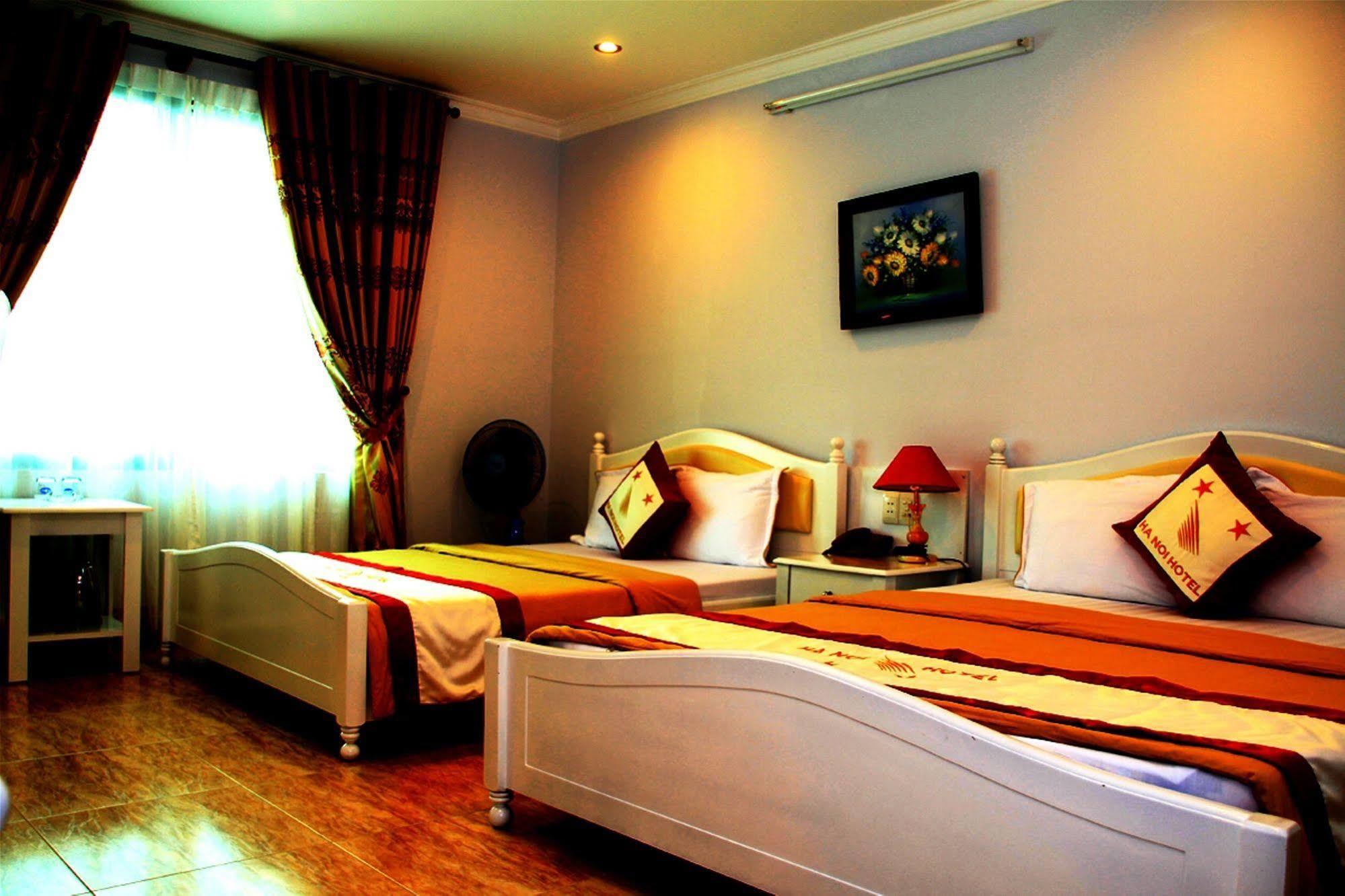 Hotel Ha Noi Near Tan Son Nhat Airport --- Free Airport Pick-up And Drop-off Available 24 A Day 3*
