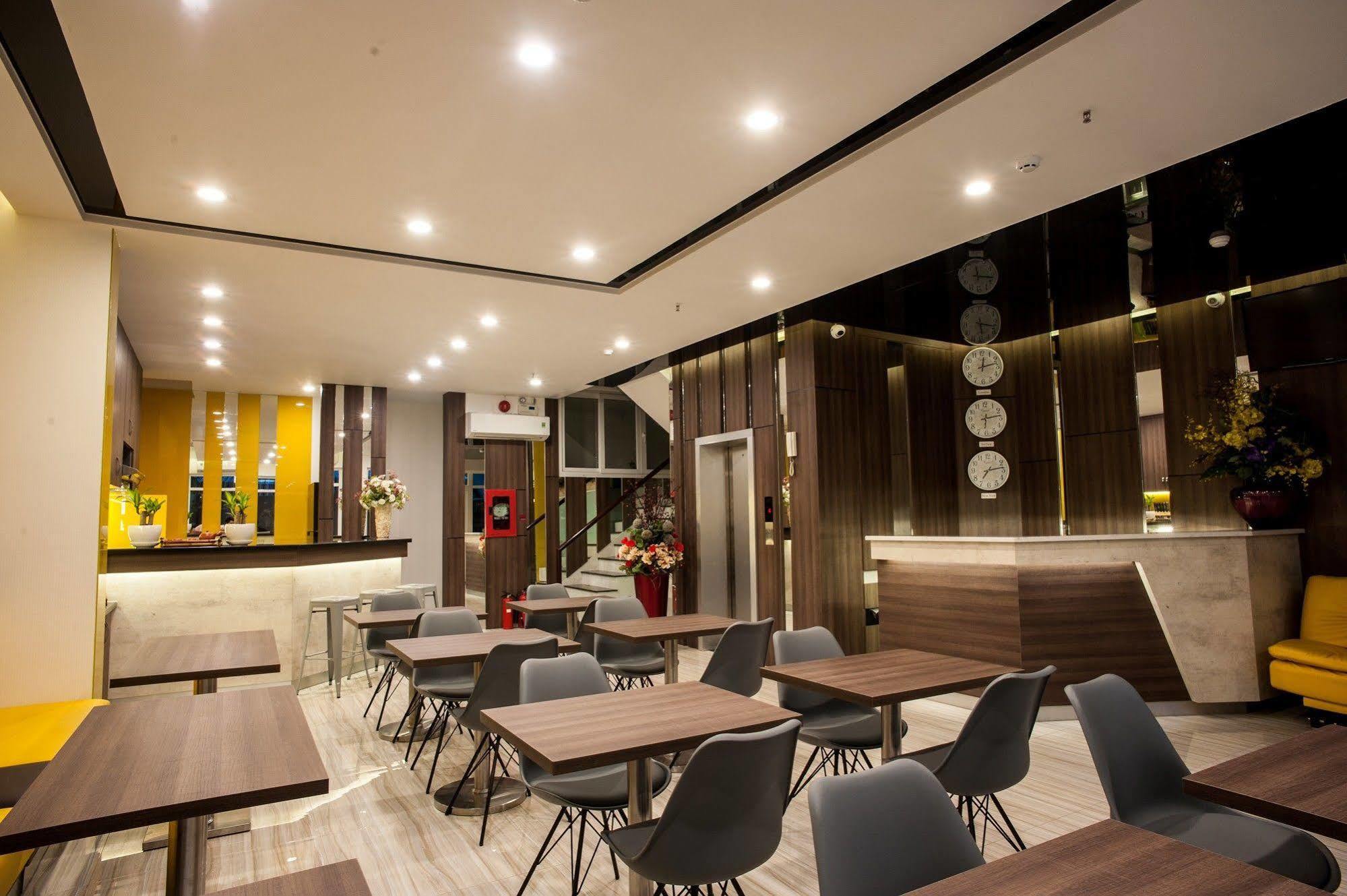 Laluna Saigon 3*
